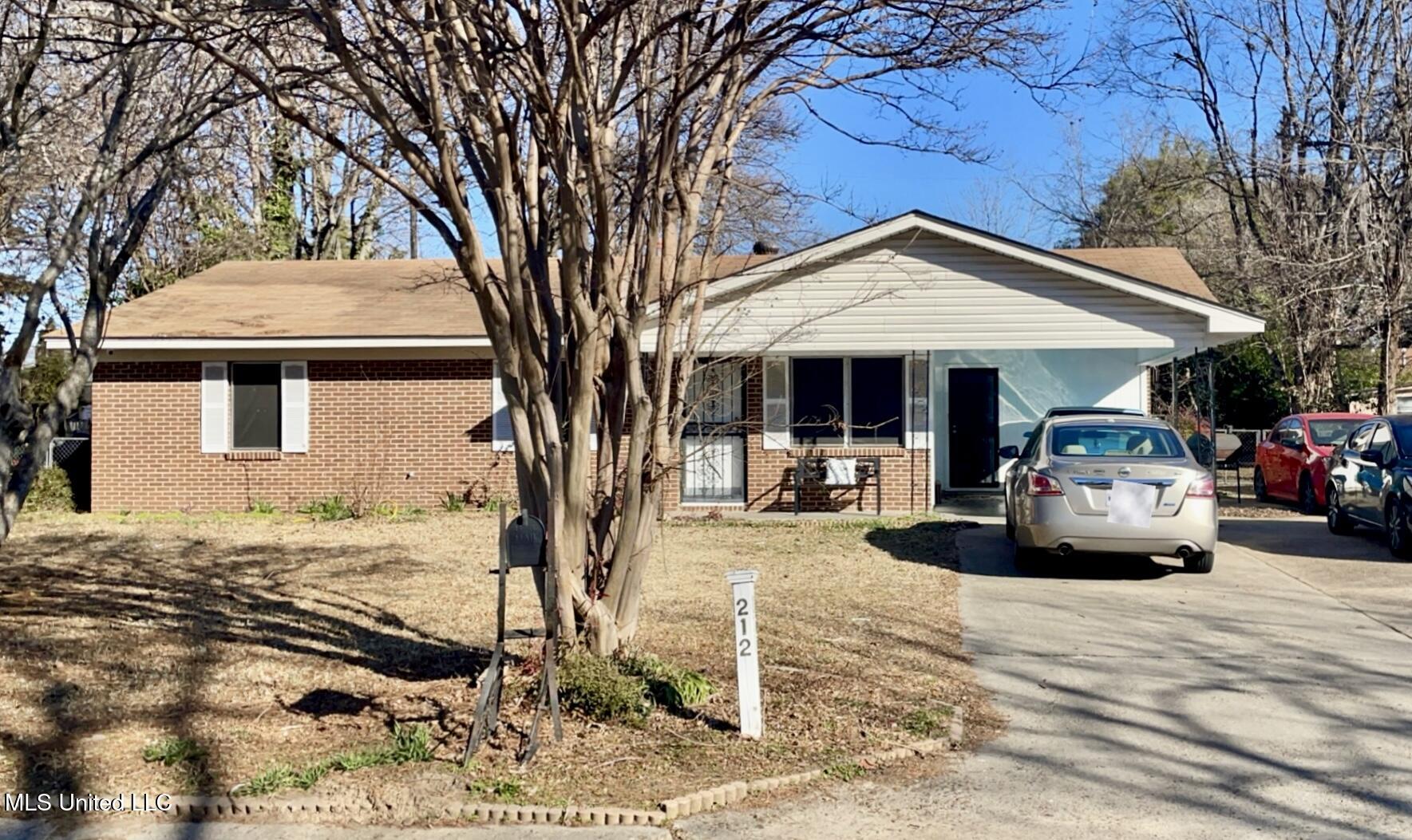 212 Fava Drive Property Photo 1