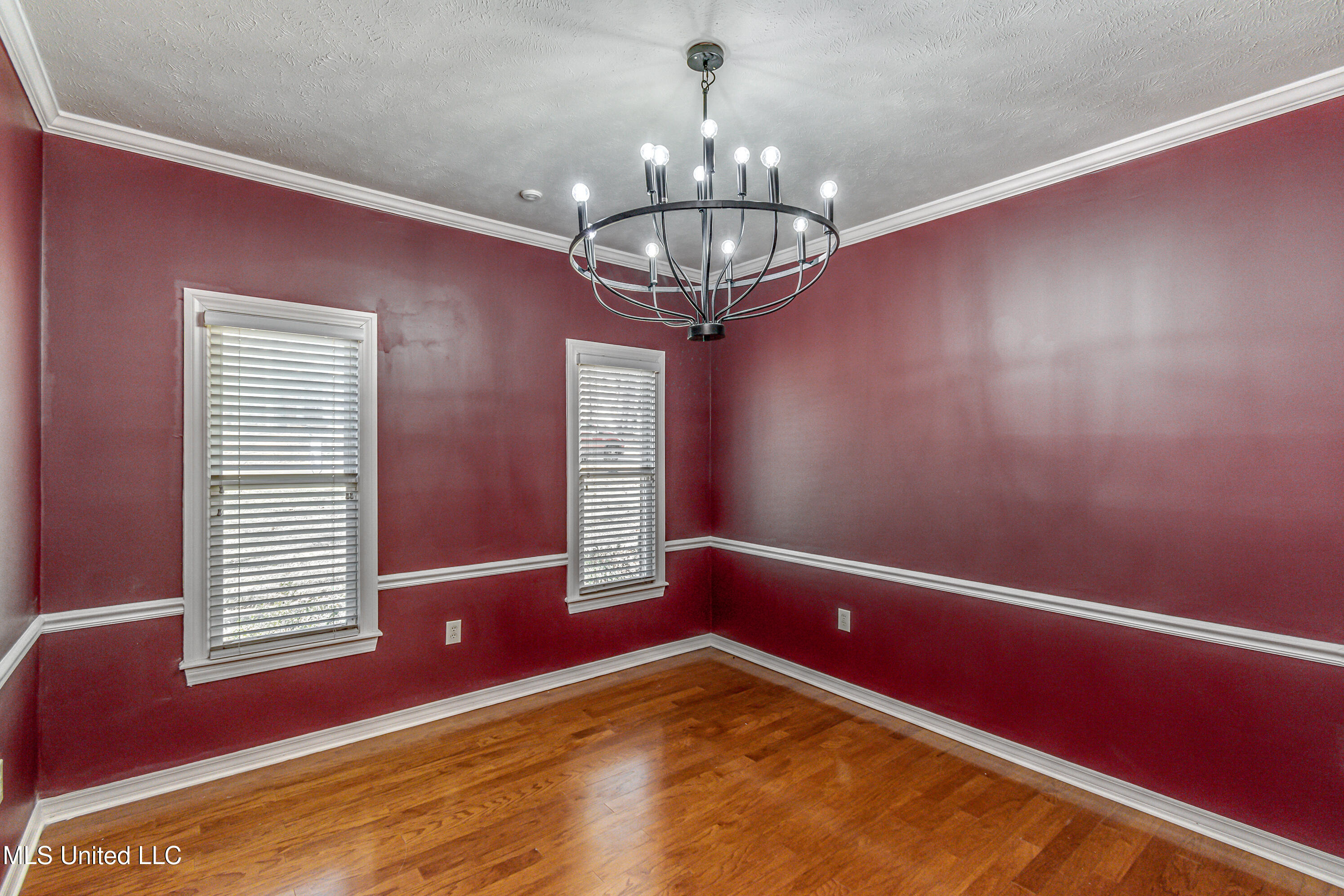 560 Dixton Drive Property Photo 21