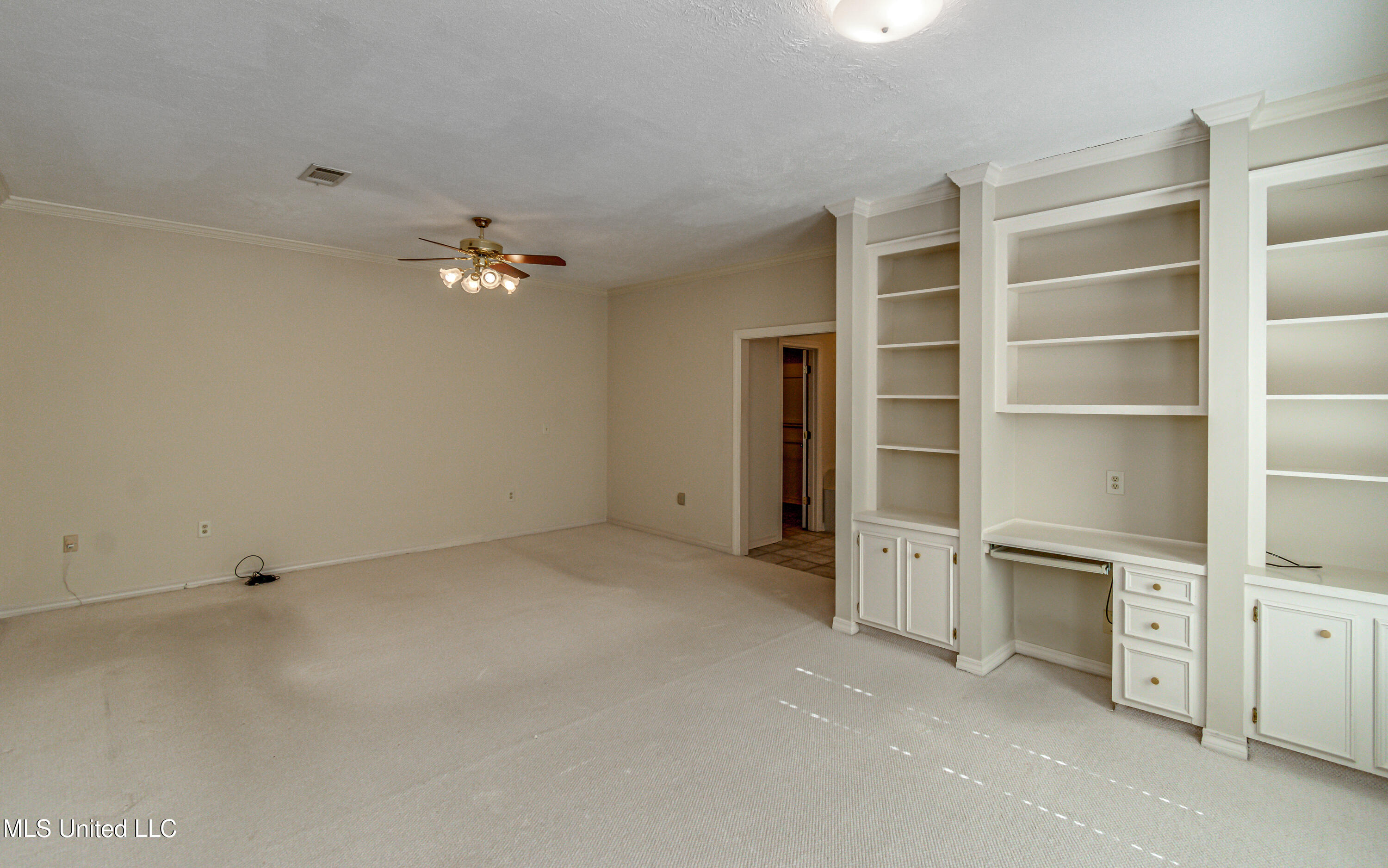 560 Dixton Drive Property Photo 25