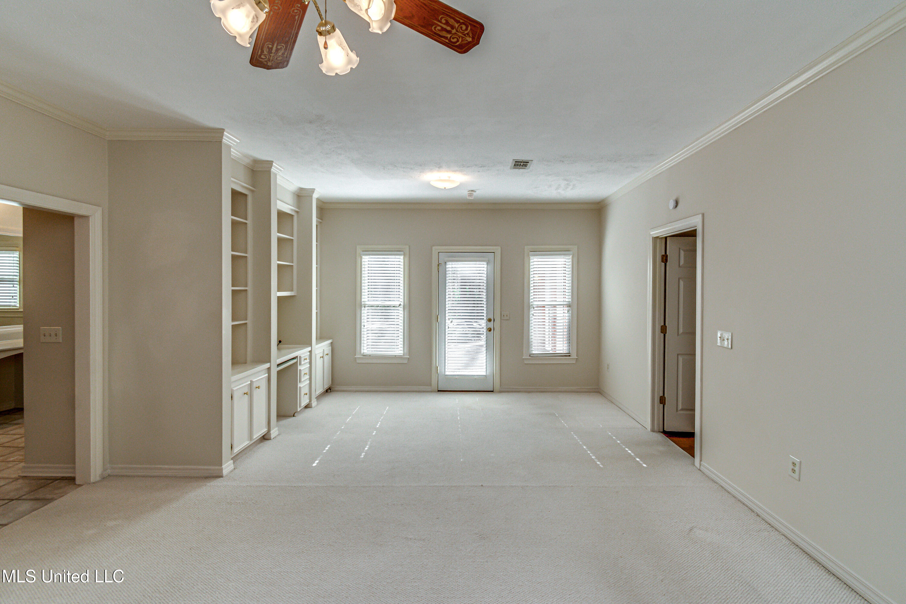 560 Dixton Drive Property Photo 28