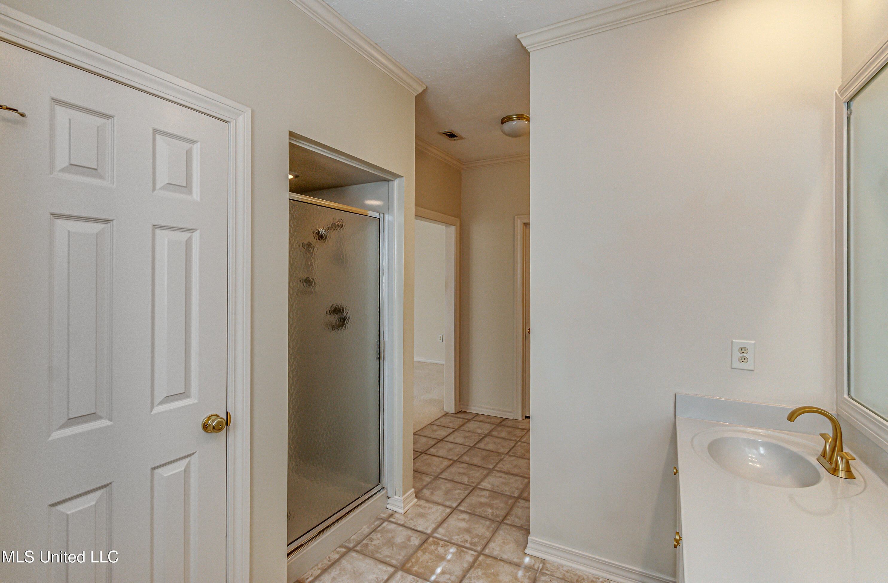 560 Dixton Drive Property Photo 34