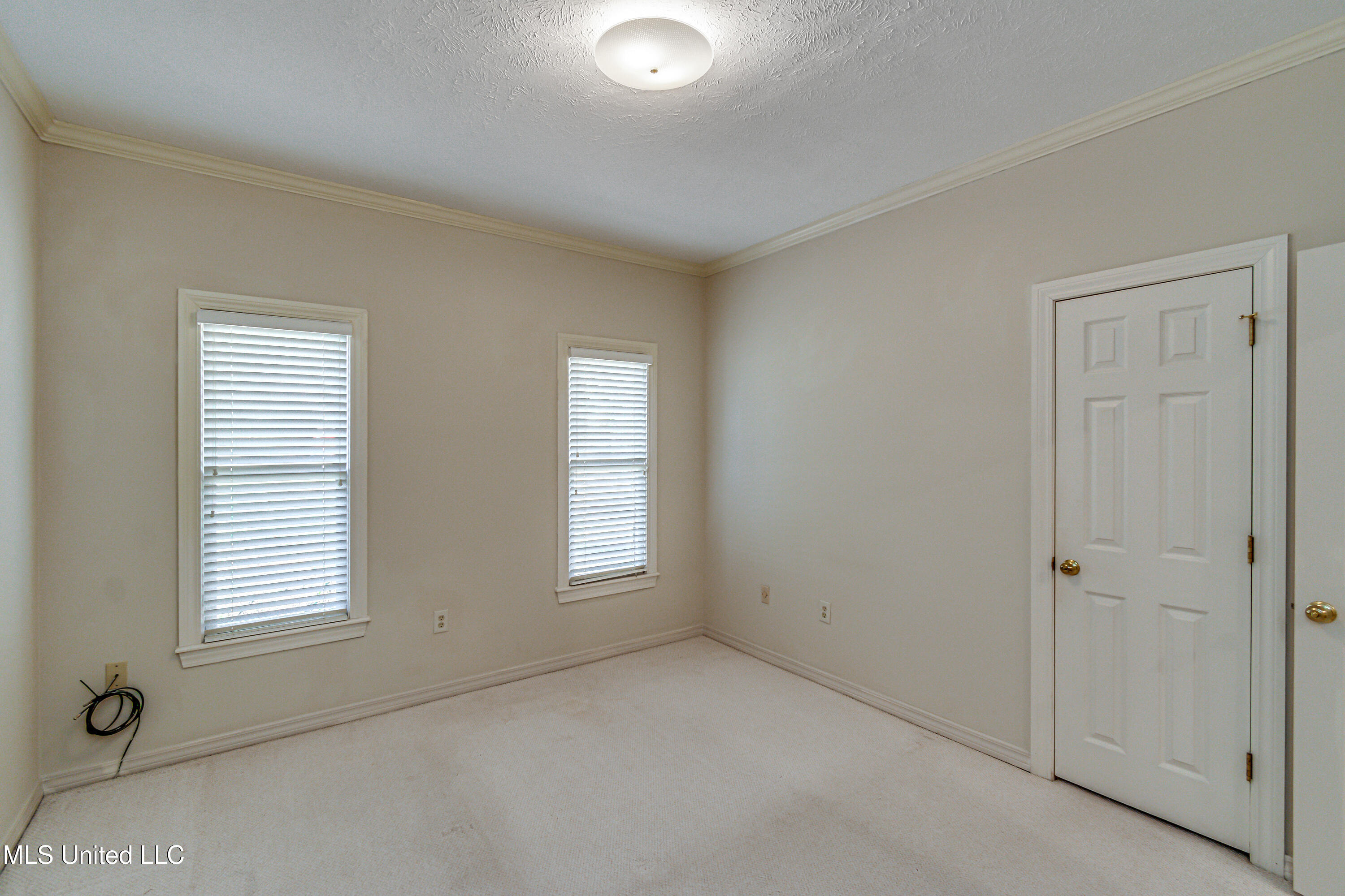 560 Dixton Drive Property Photo 36