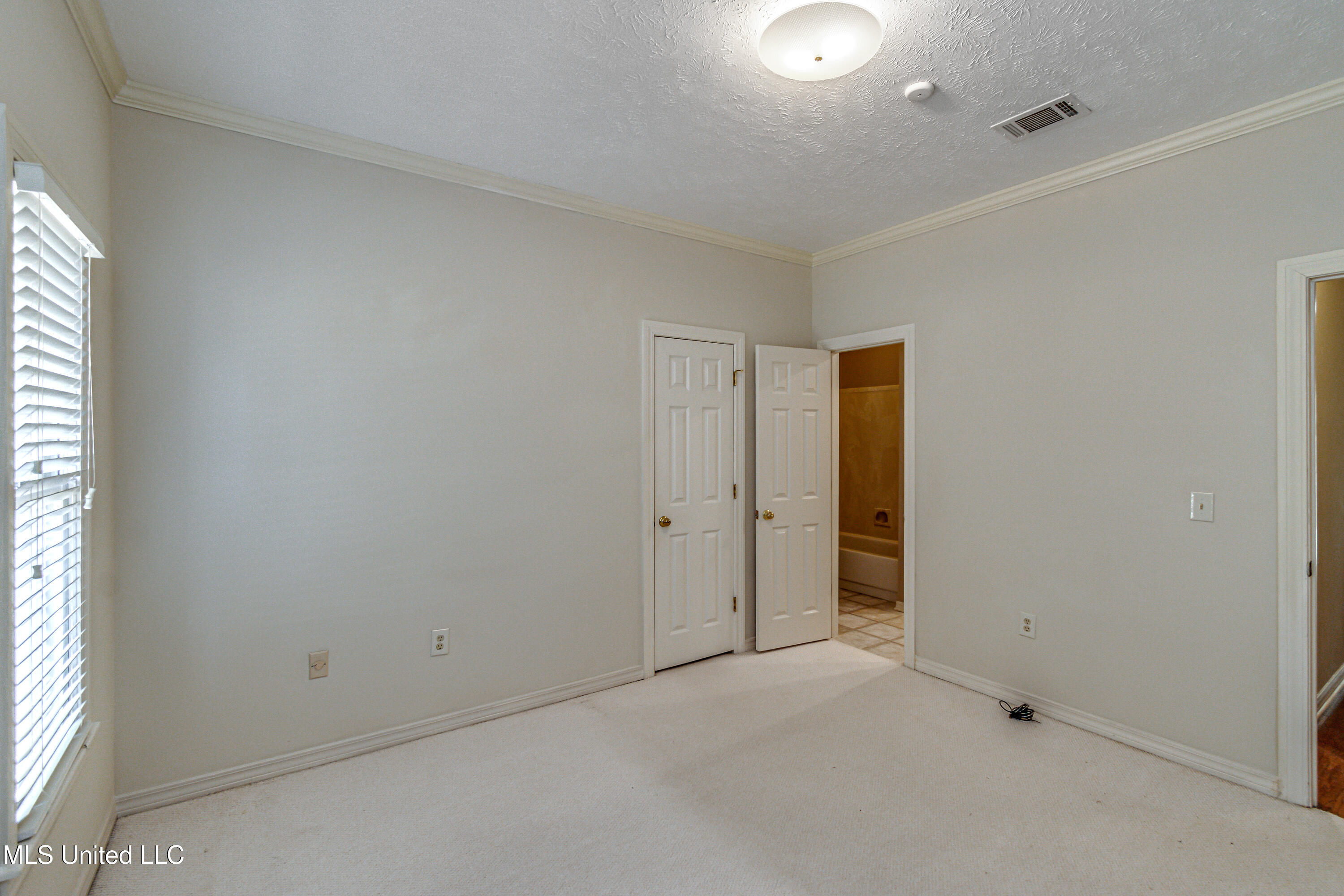 560 Dixton Drive Property Photo 37