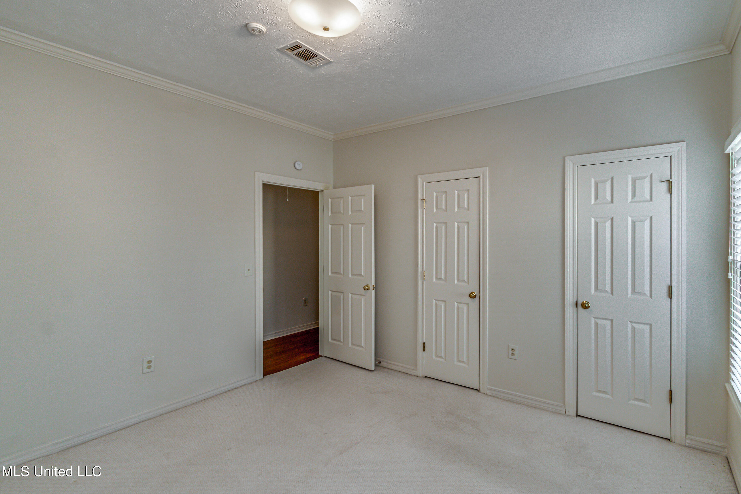 560 Dixton Drive Property Photo 45