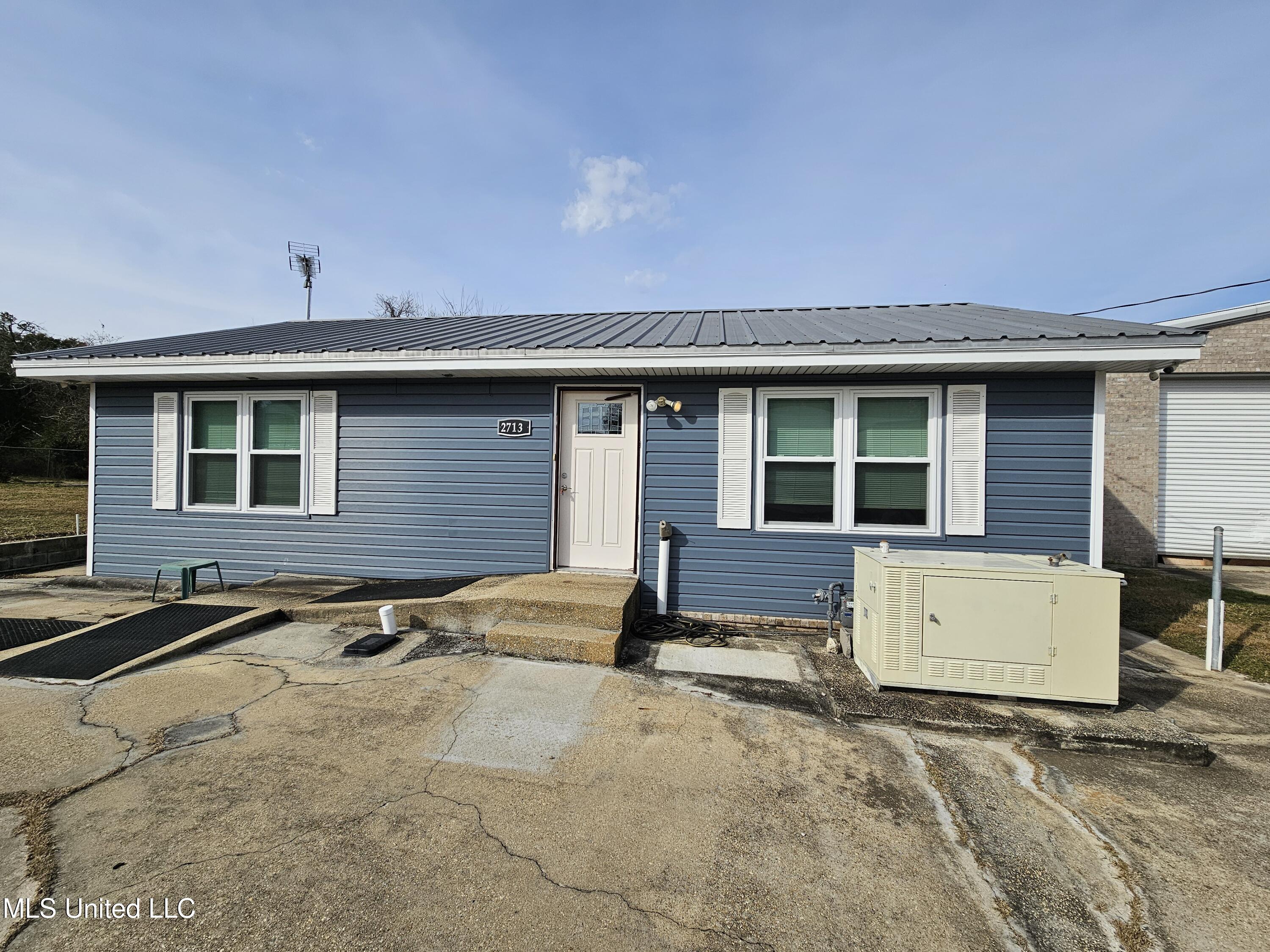 2713 15th Avenue Property Photo 4