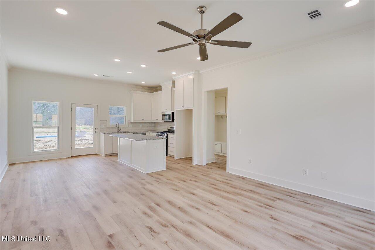 207 Nw Dolly Lane Property Photo 4