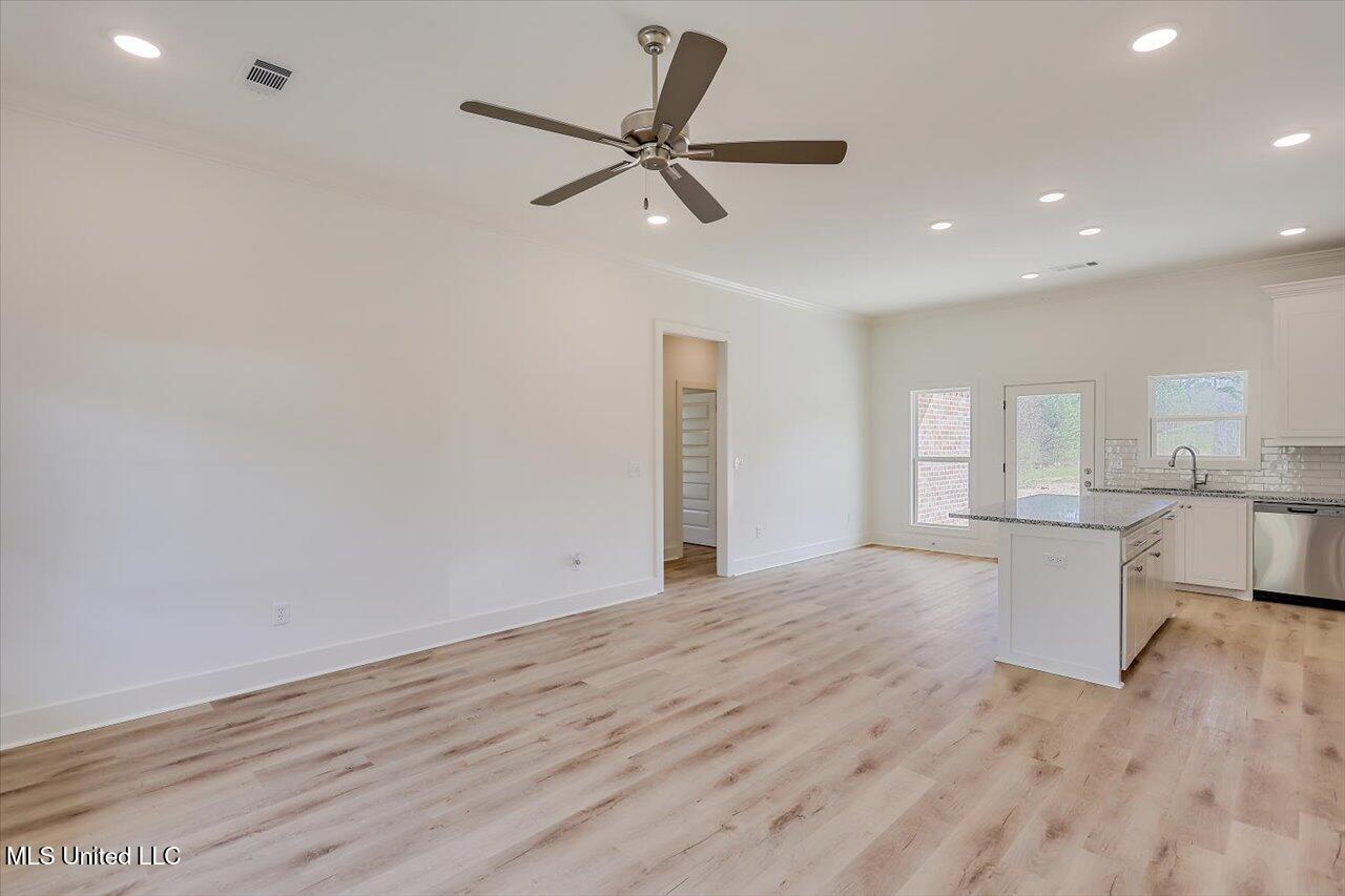 207 Nw Dolly Lane Property Photo 5