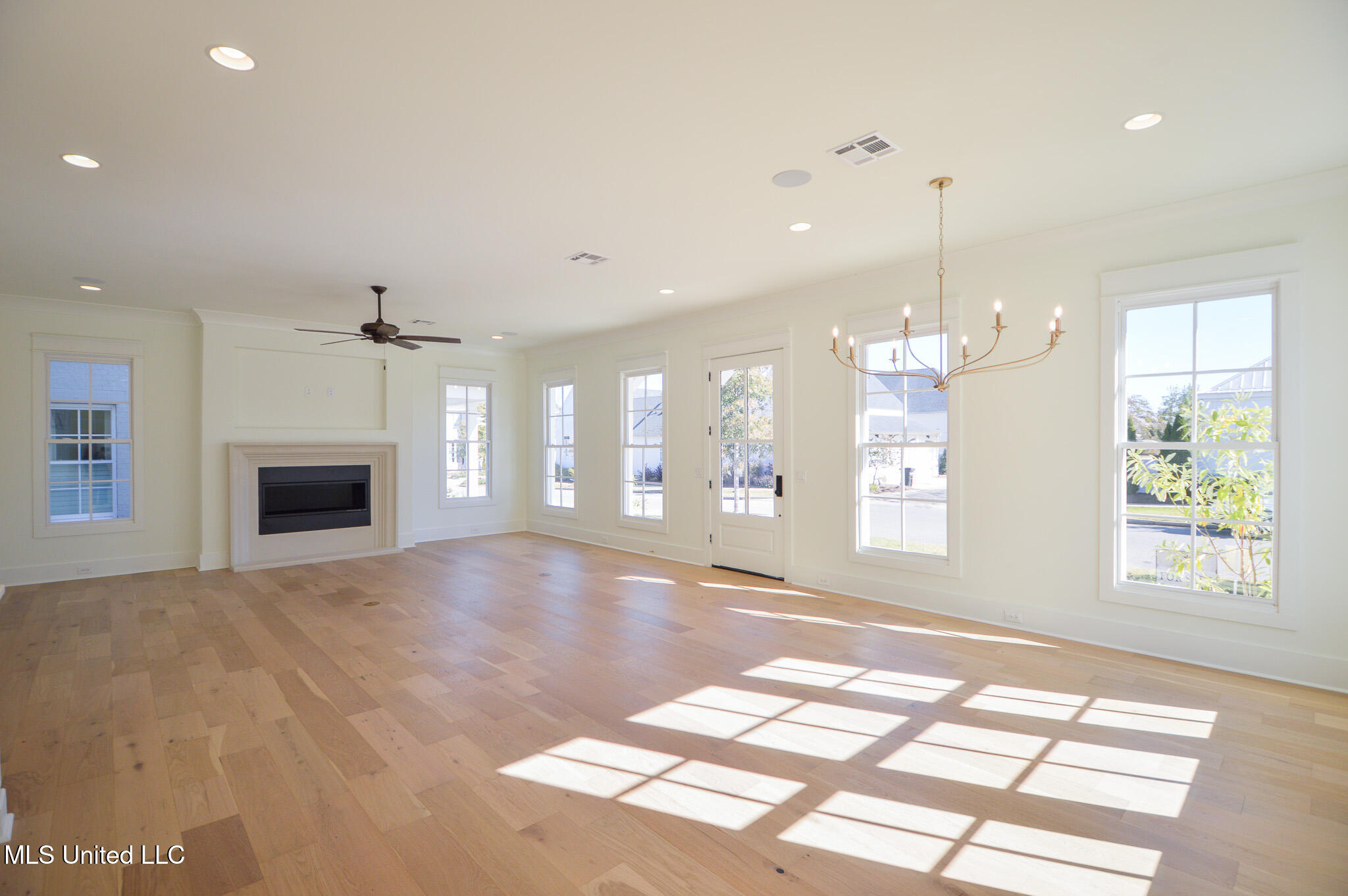 319 Ryan Avenue Property Photo 2