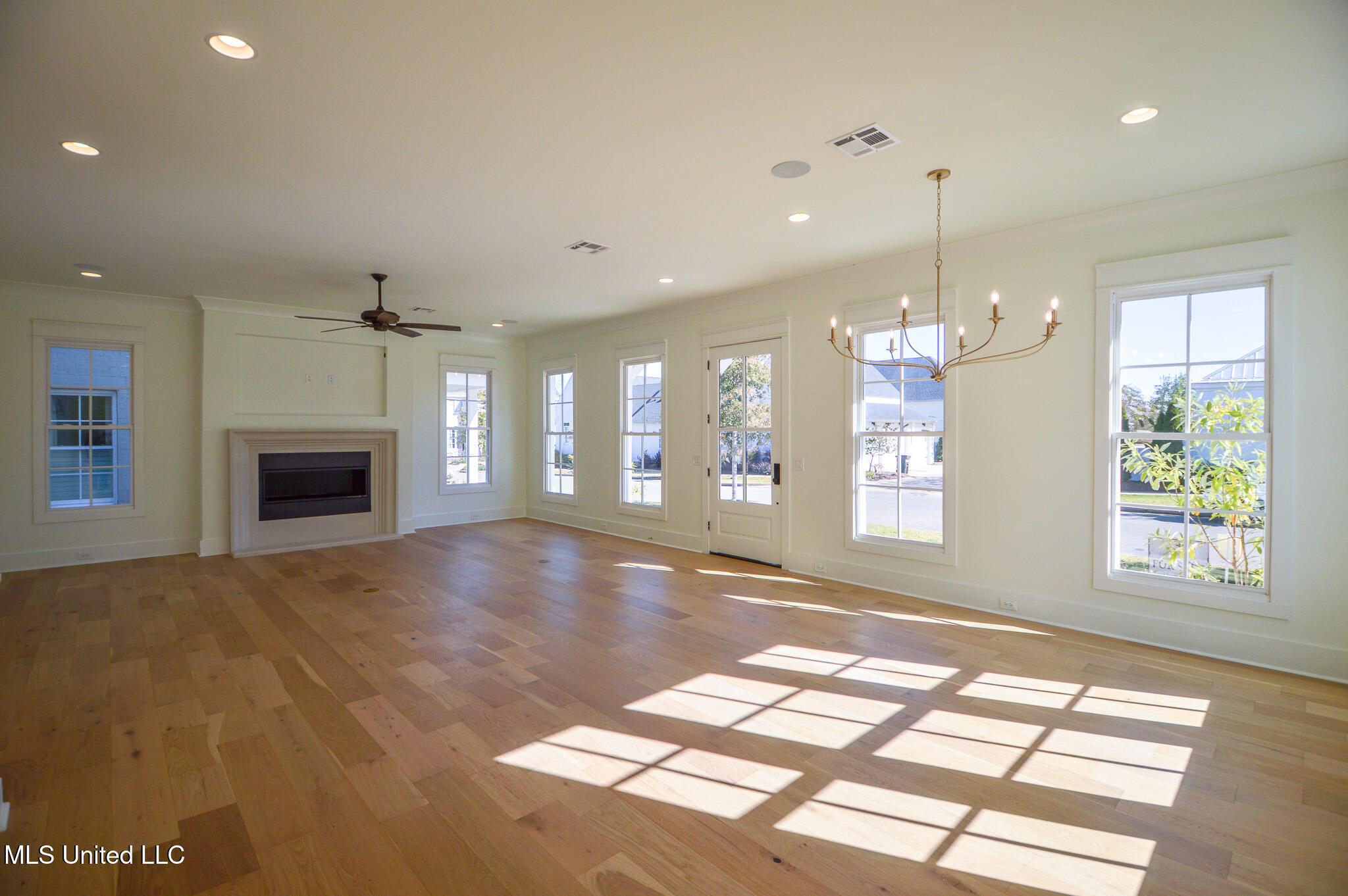 319 Ryan Avenue Property Photo 3