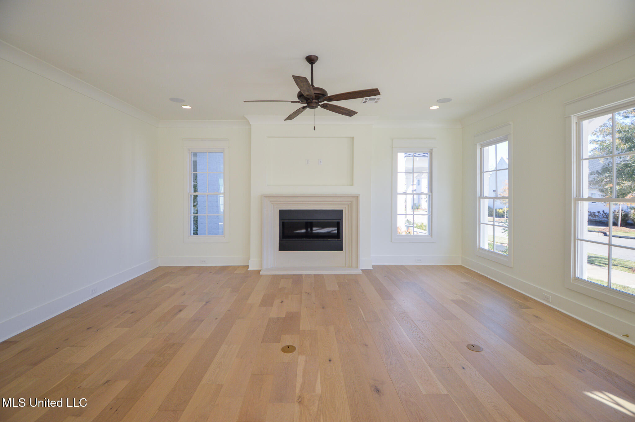 319 Ryan Avenue Property Photo 5