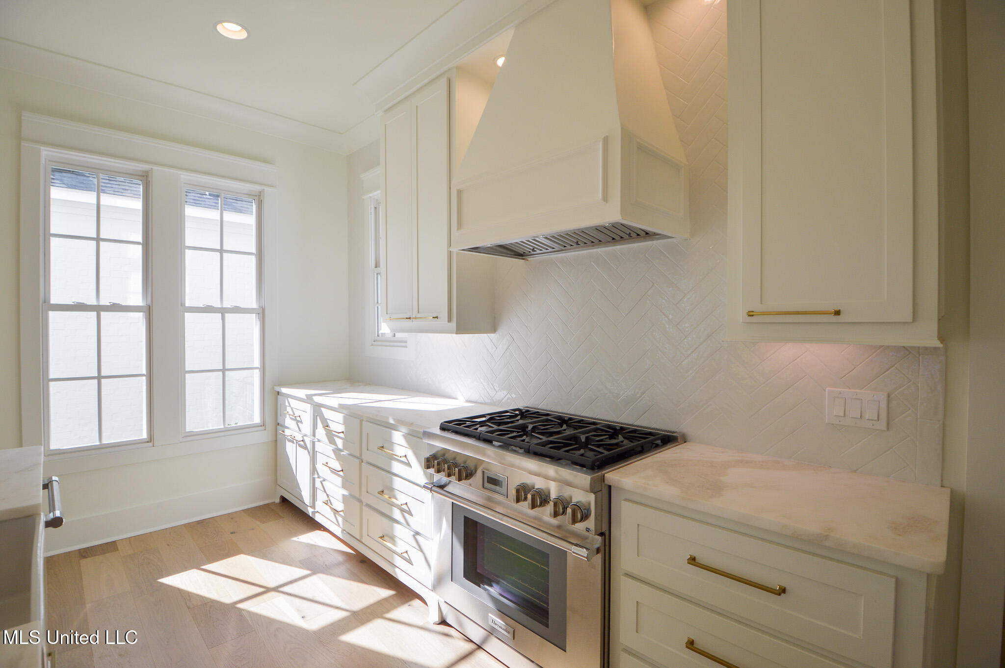 319 Ryan Avenue Property Photo 11