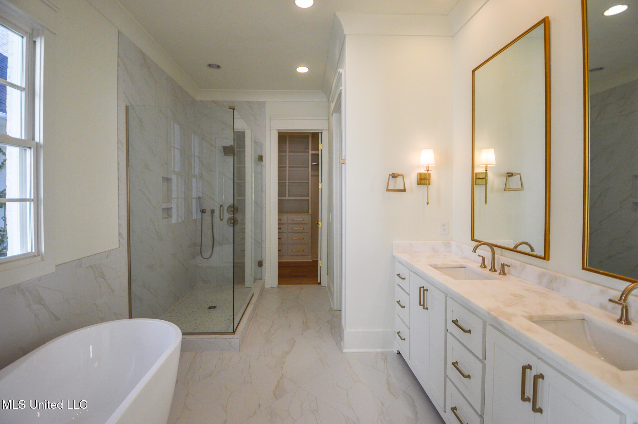 319 Ryan Avenue Property Photo 23