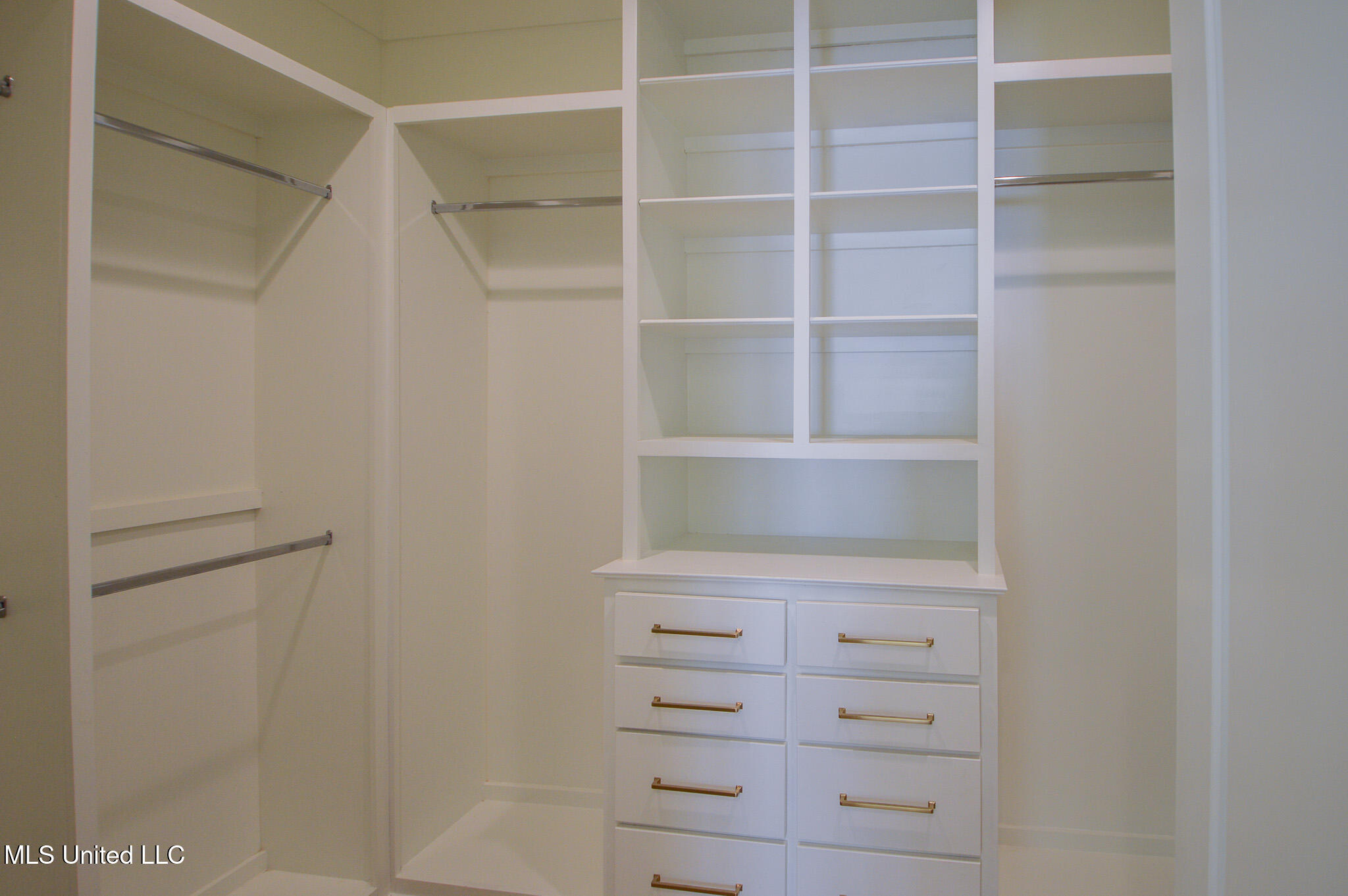 319 Ryan Avenue Property Photo 27