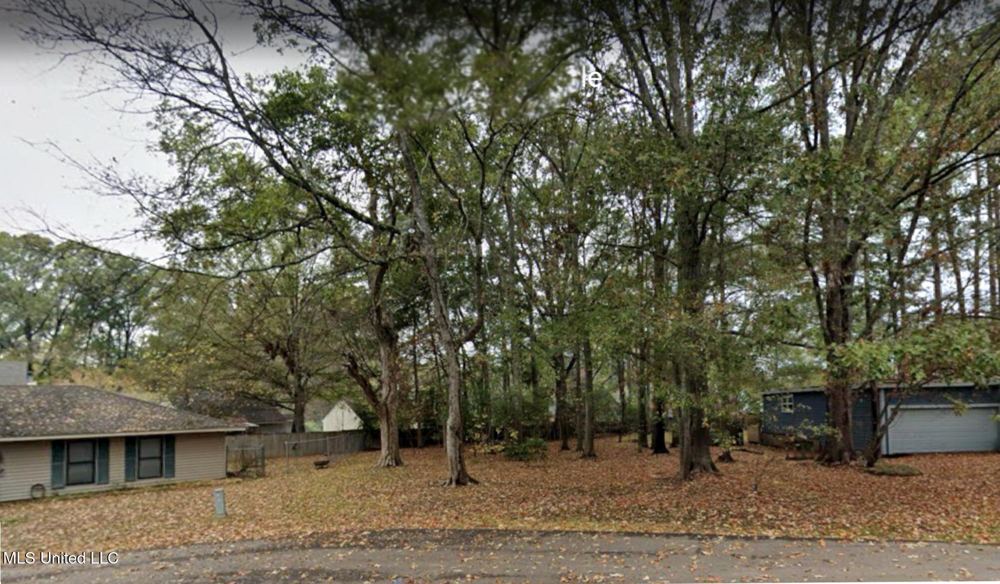 Channel Circle Property Photo 1