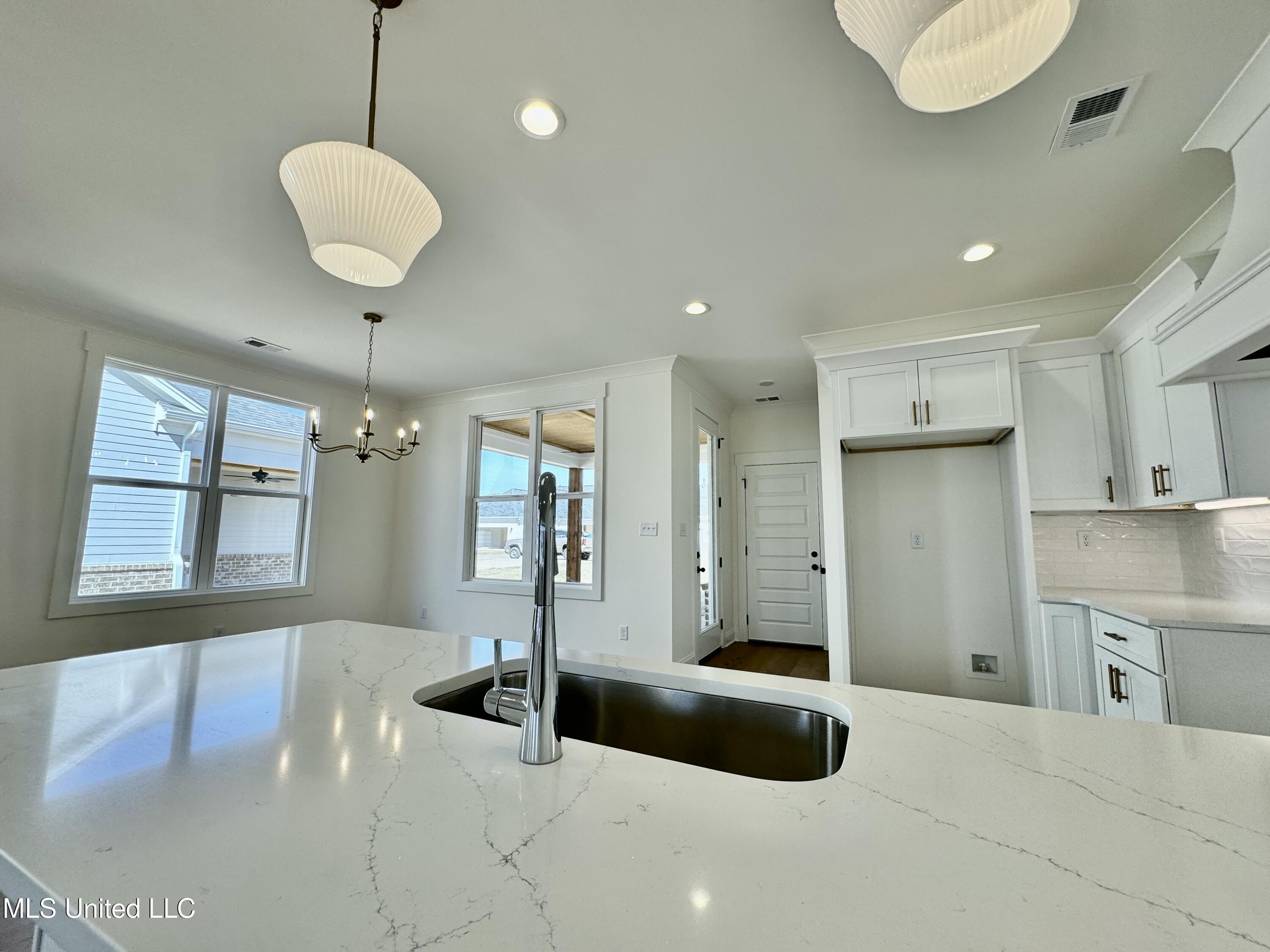 6640 Montclair Avenue Property Photo 6