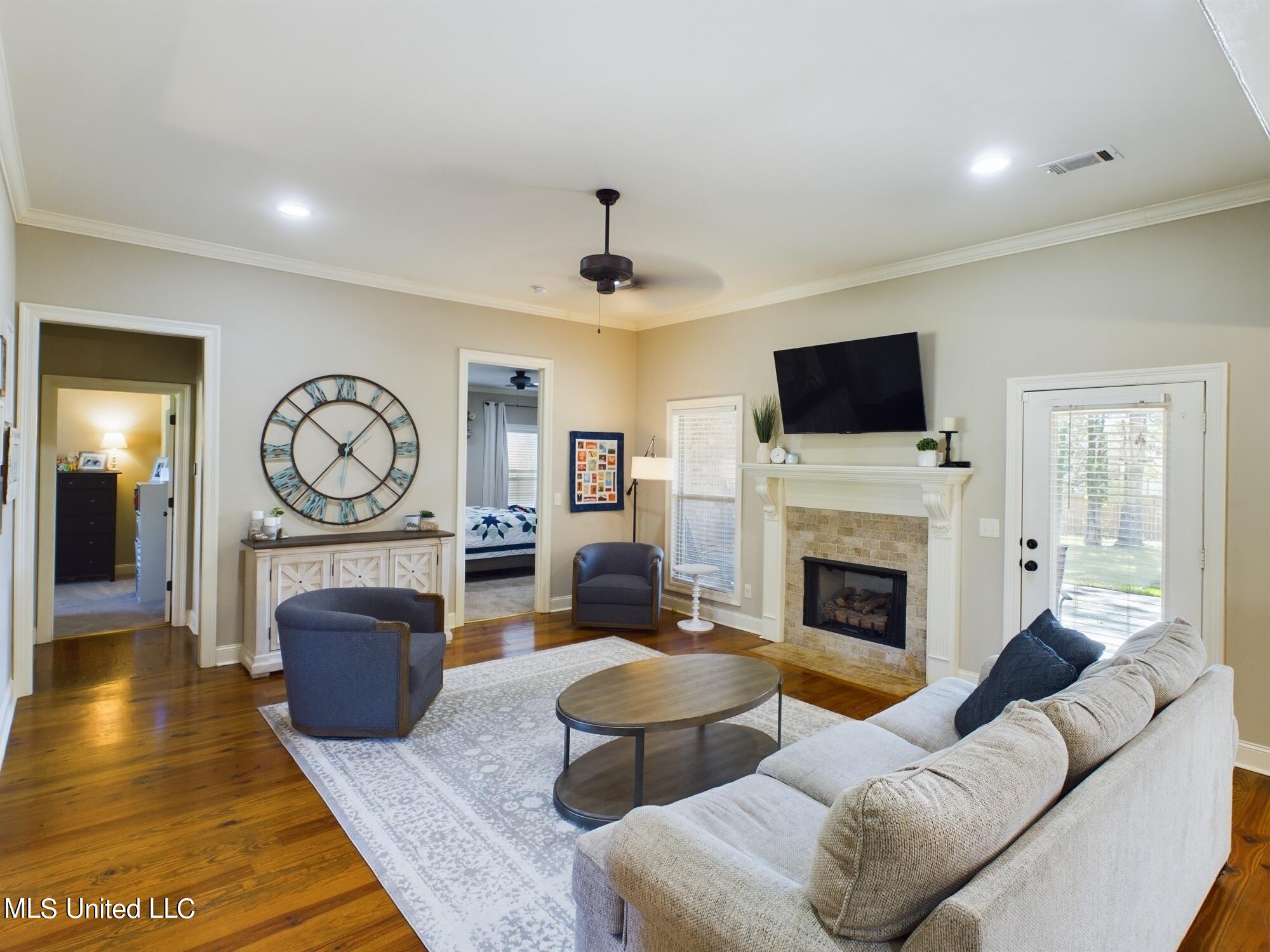 125 Trailbridge Crossing Property Photo 5