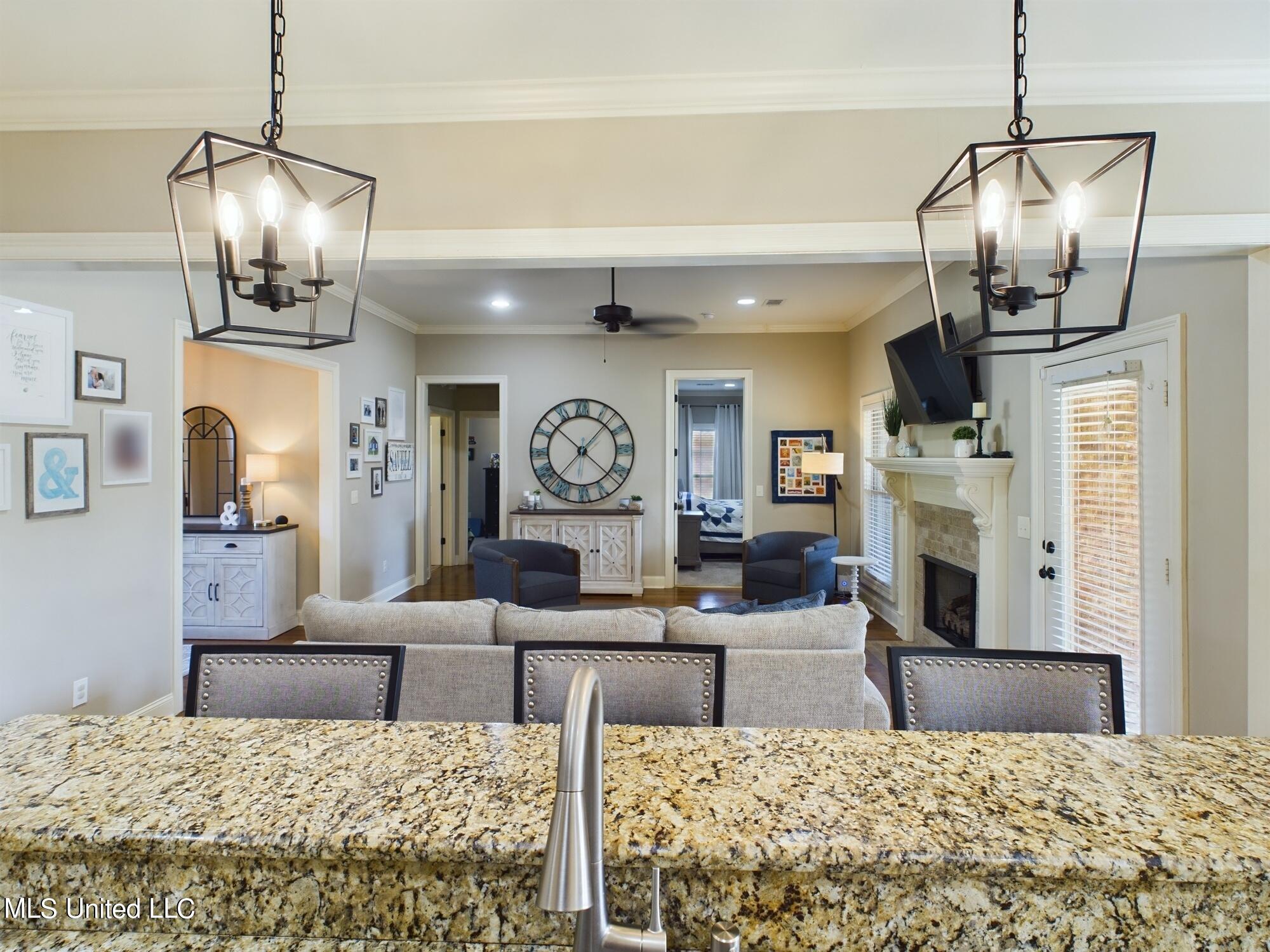 125 Trailbridge Crossing Property Photo 8