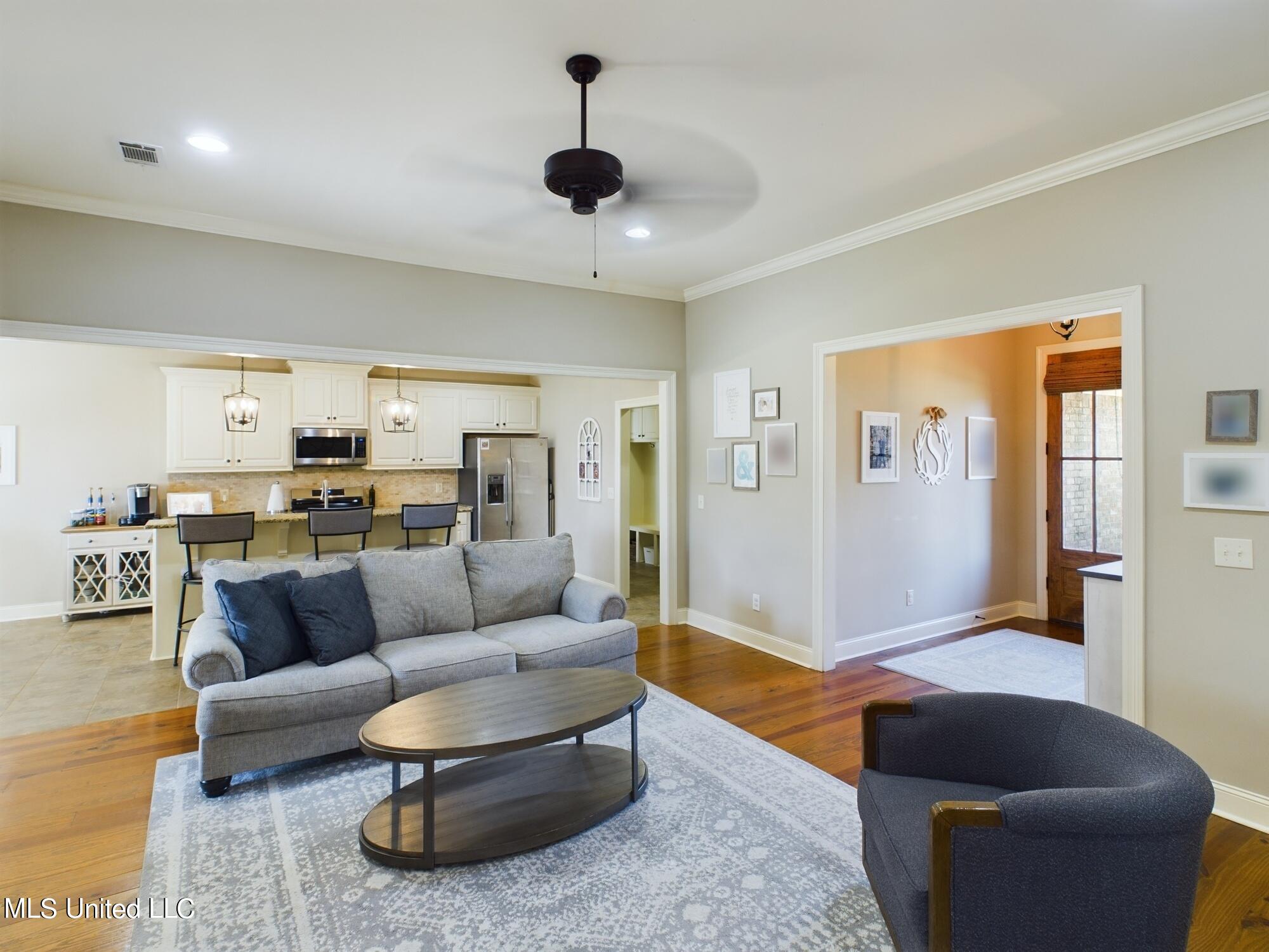 125 Trailbridge Crossing Property Photo 9