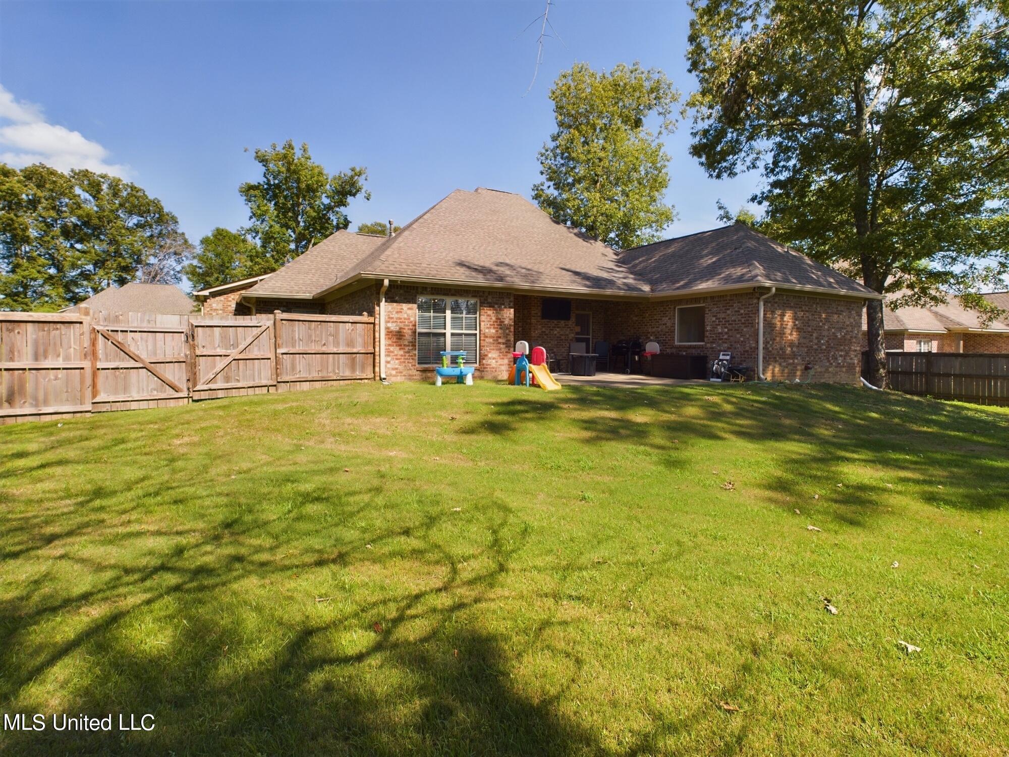 125 Trailbridge Crossing Property Photo 28