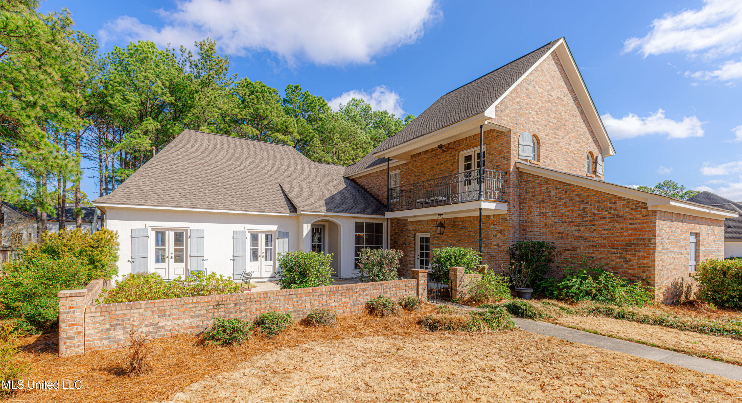 281 Lake Village Drive Property Photo 2