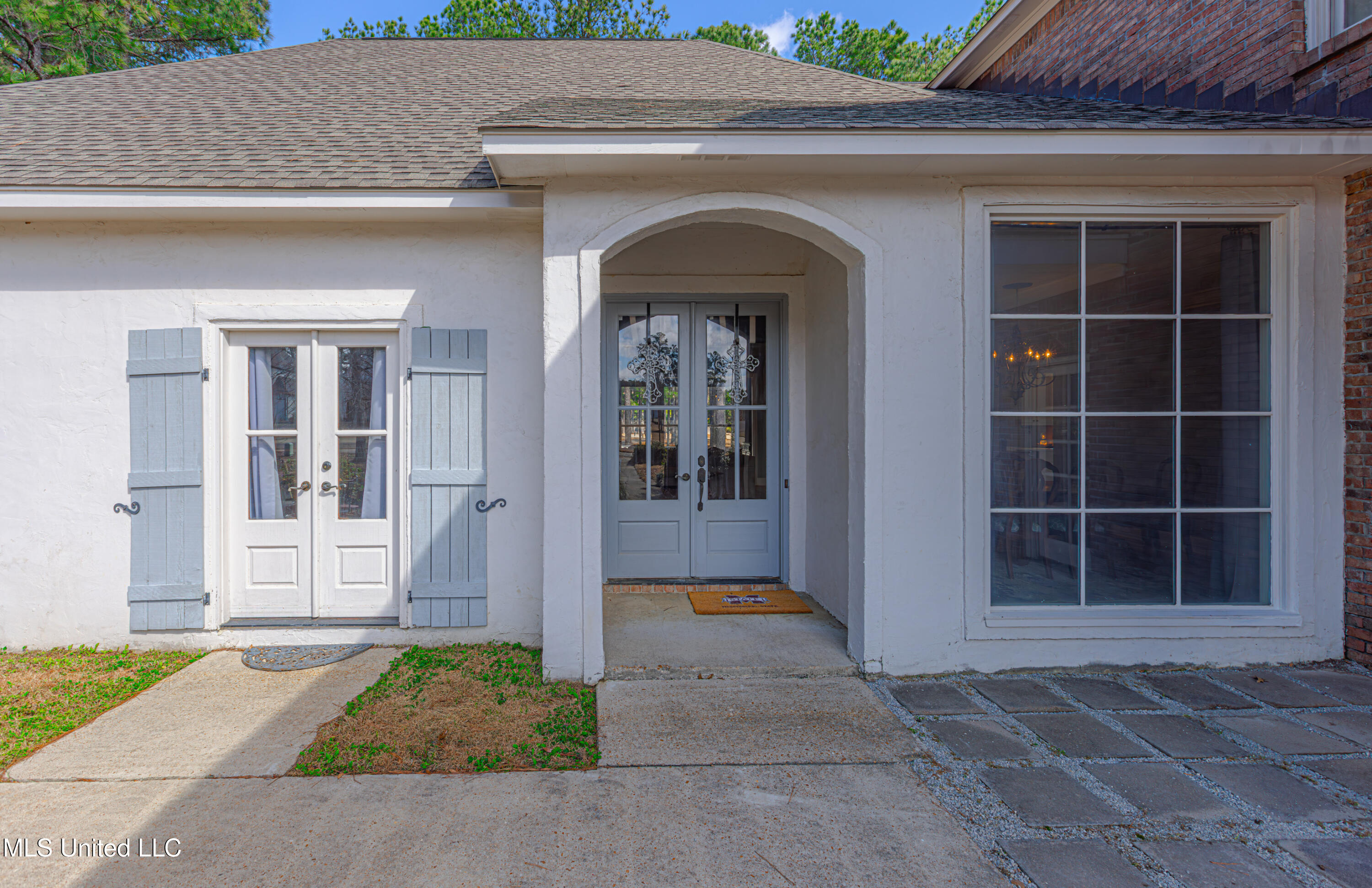 281 Lake Village Drive Property Photo 8