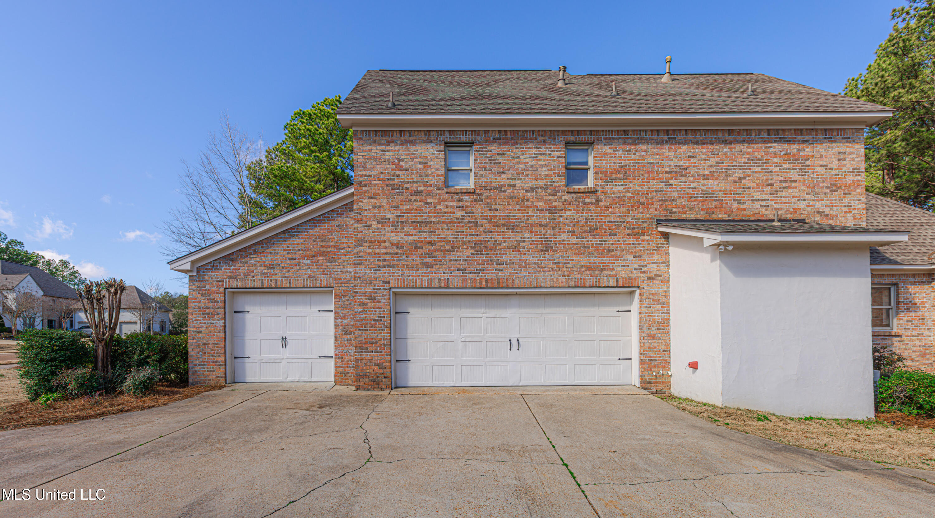 281 Lake Village Drive Property Photo 9