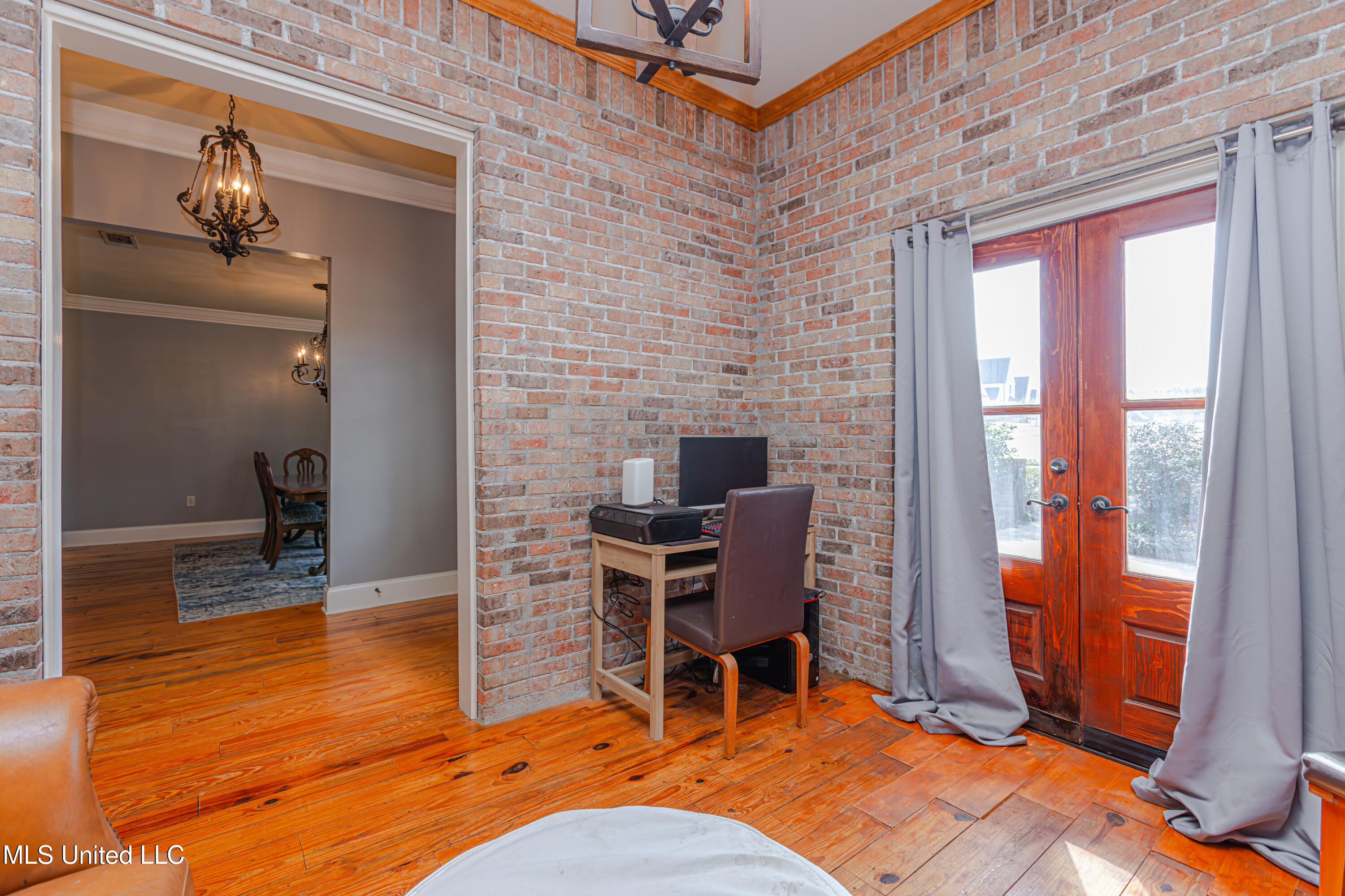 281 Lake Village Drive Property Photo 15