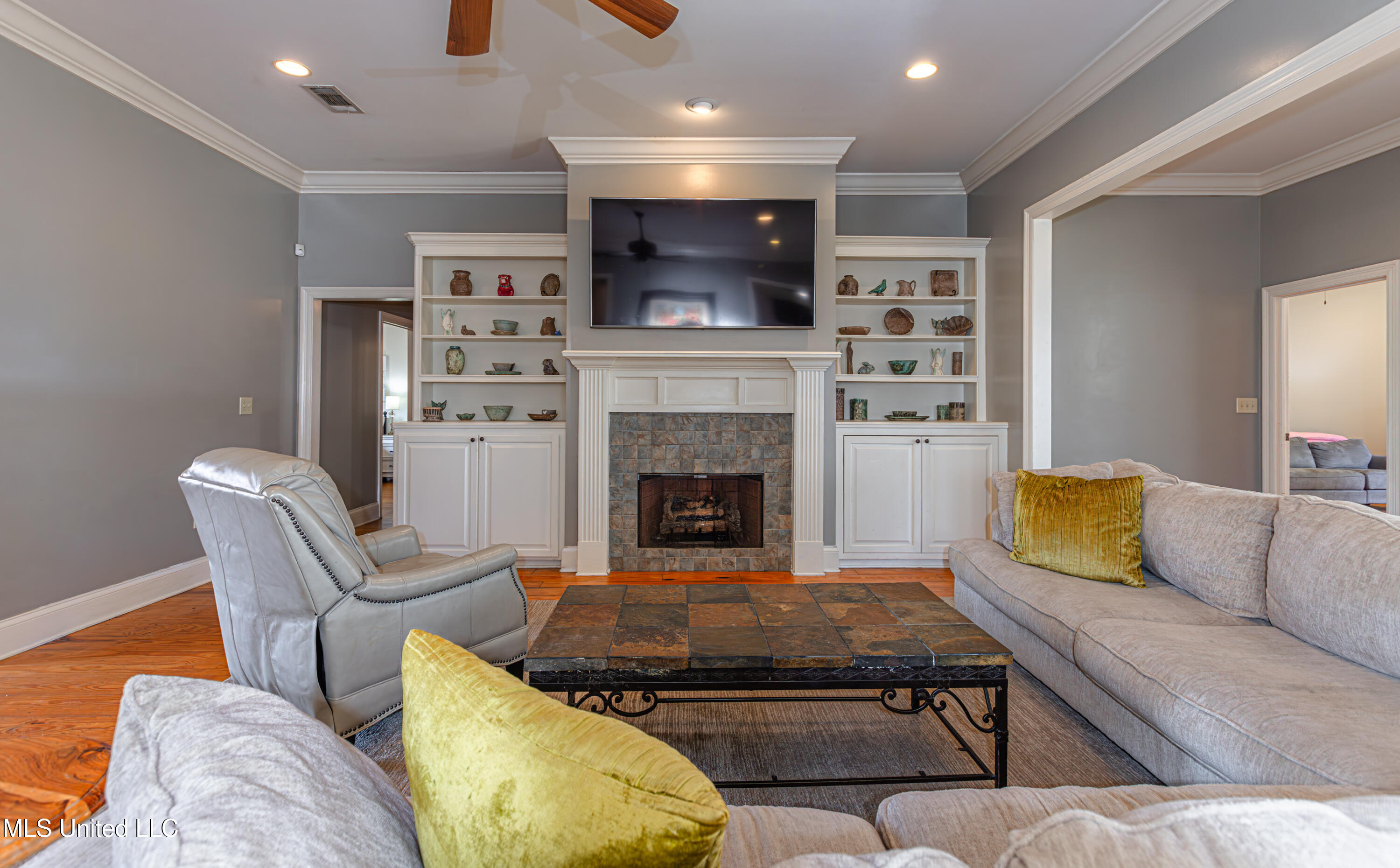 281 Lake Village Drive Property Photo 23