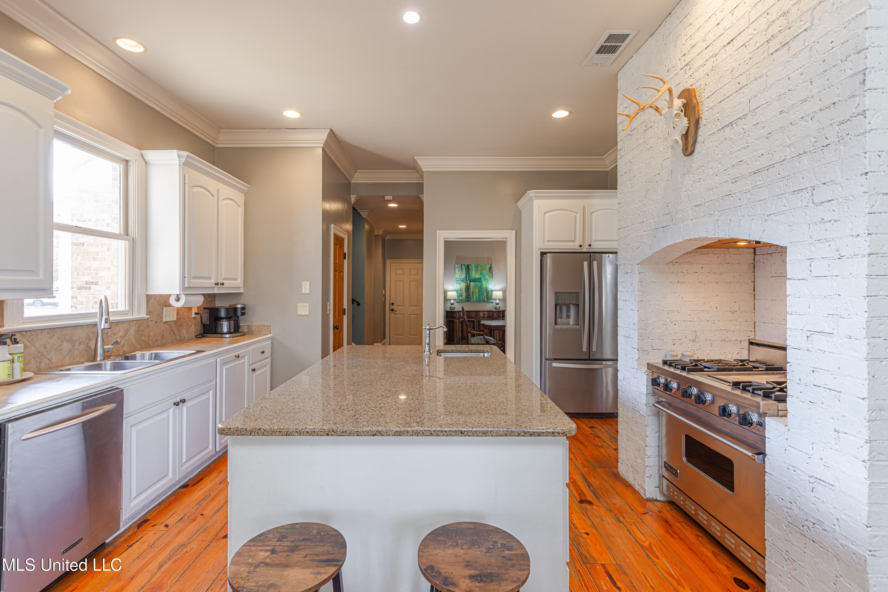 281 Lake Village Drive Property Photo 29