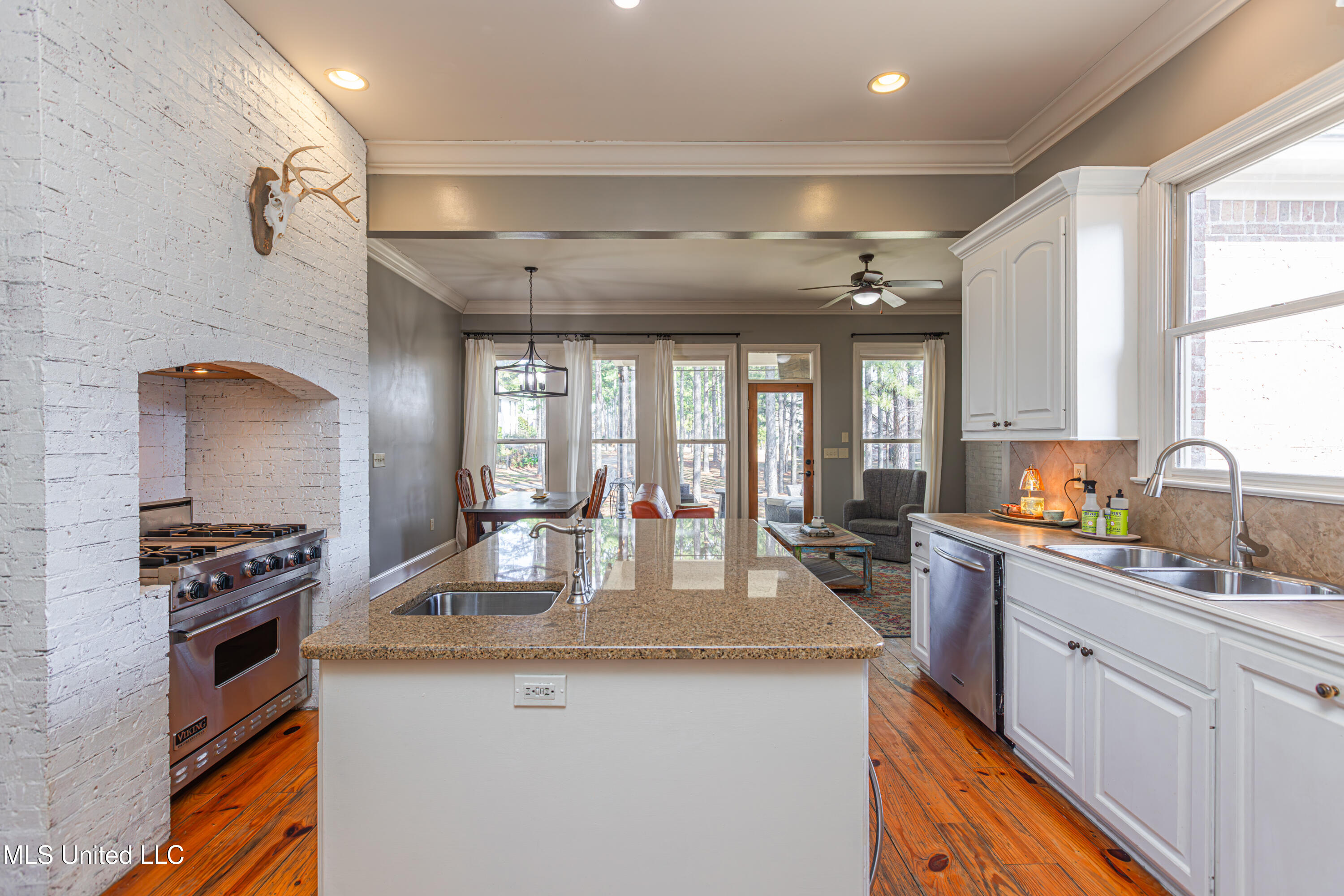 281 Lake Village Drive Property Photo 34