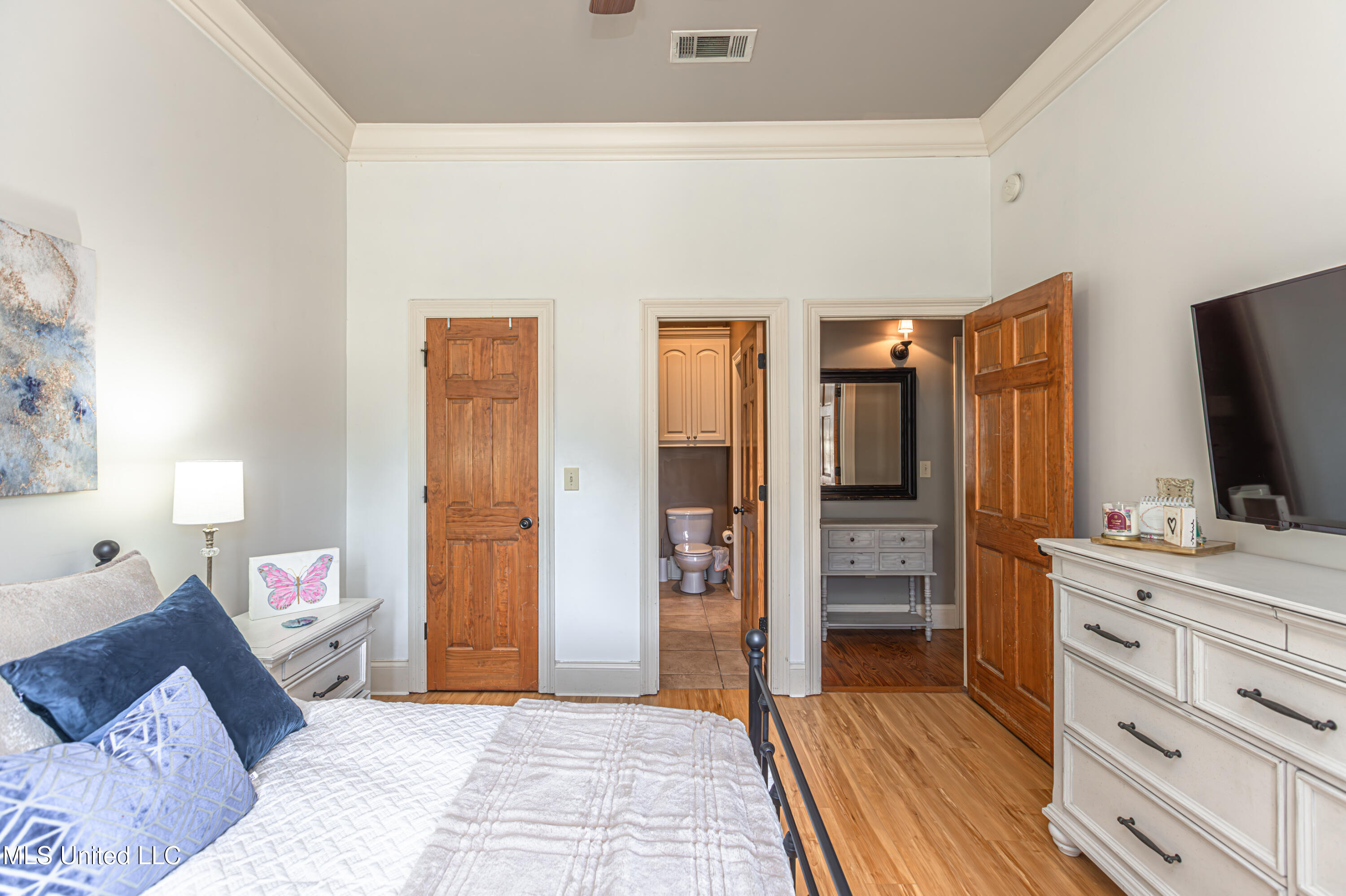 281 Lake Village Drive Property Photo 46