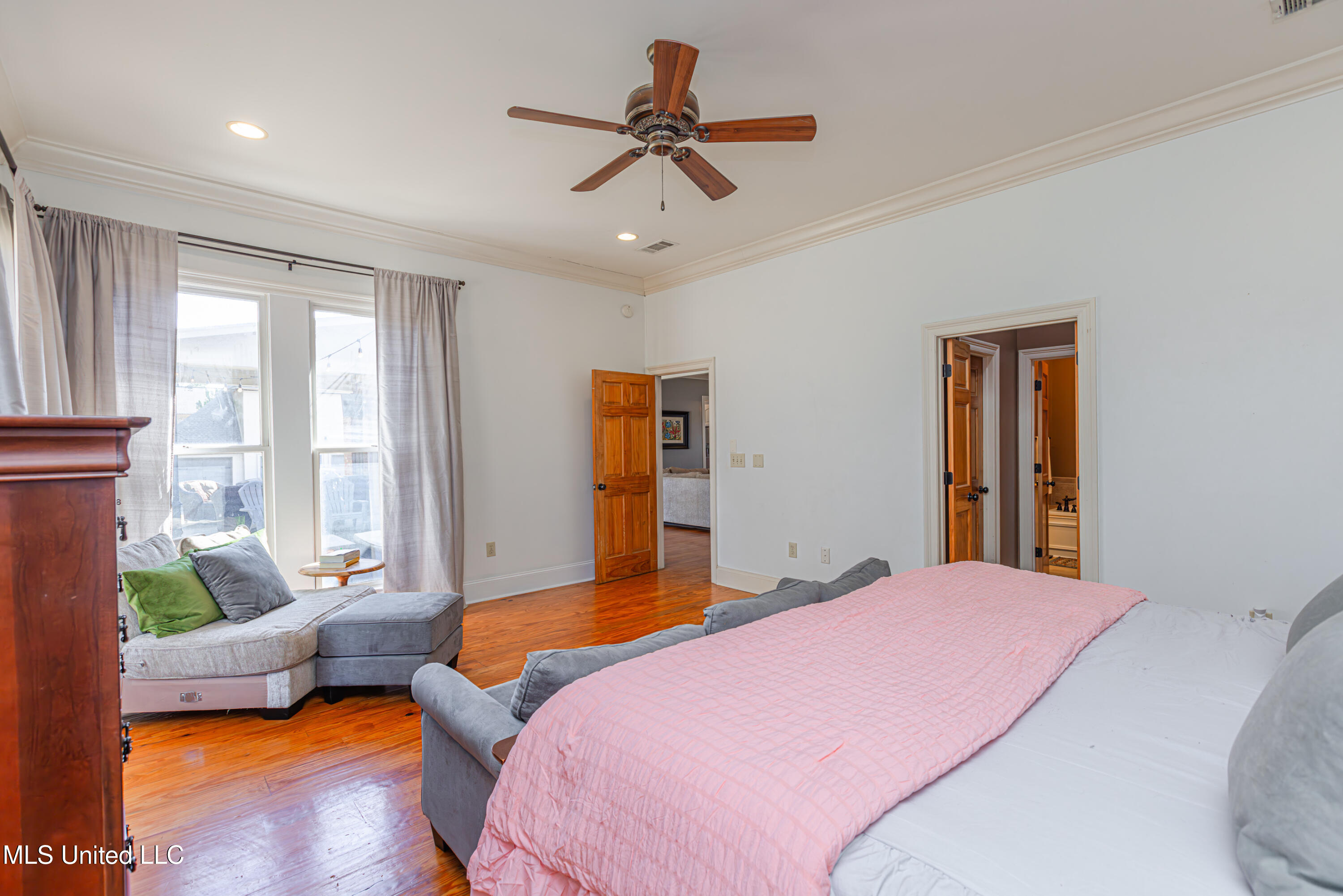 281 Lake Village Drive Property Photo 52