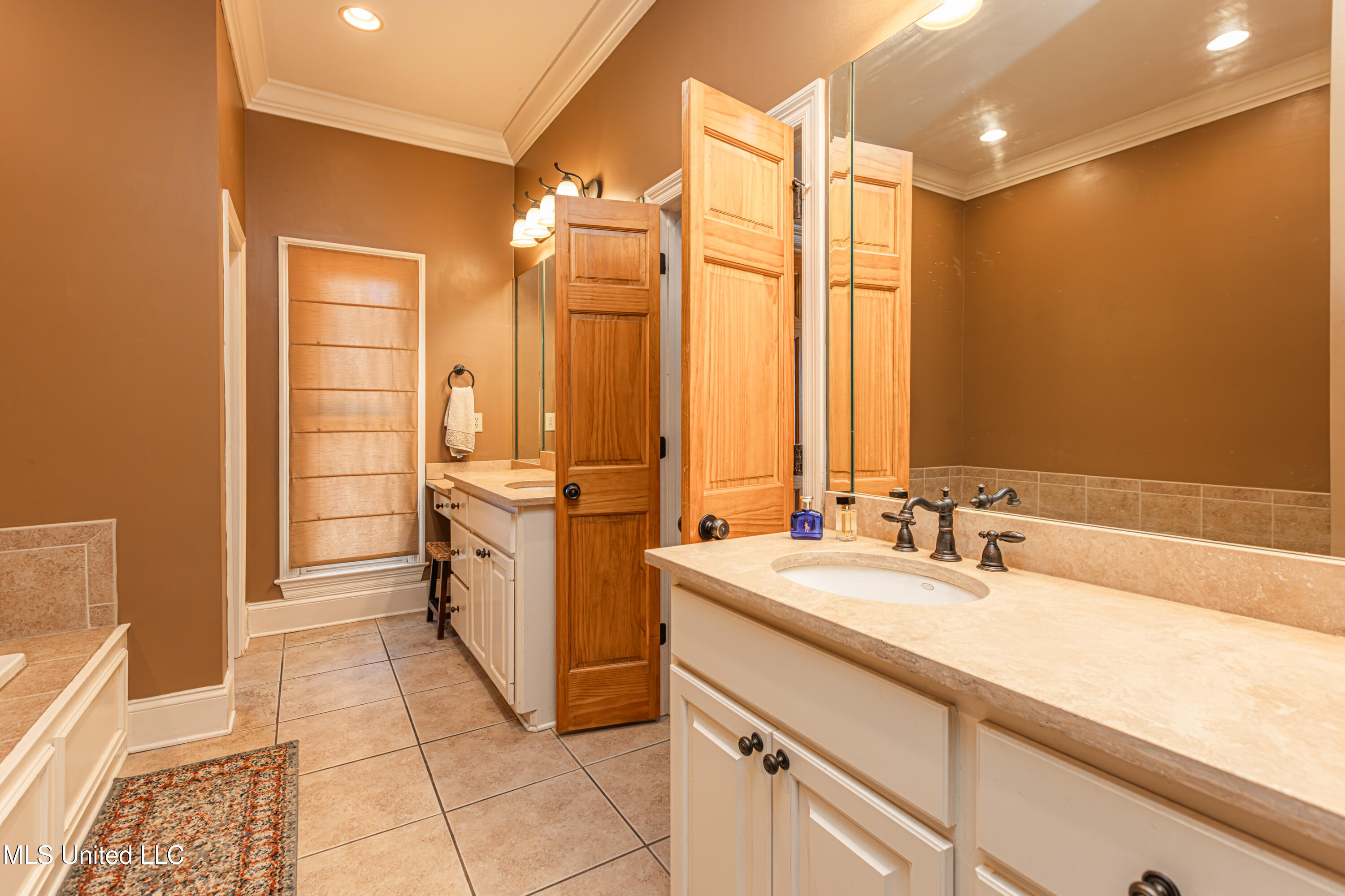 281 Lake Village Drive Property Photo 59