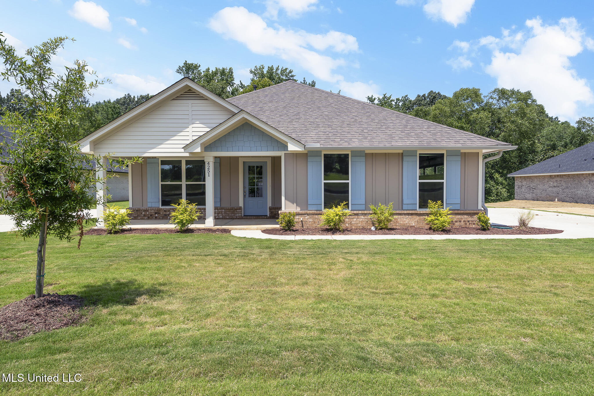 4251 W Olivia Circle Property Photo 1