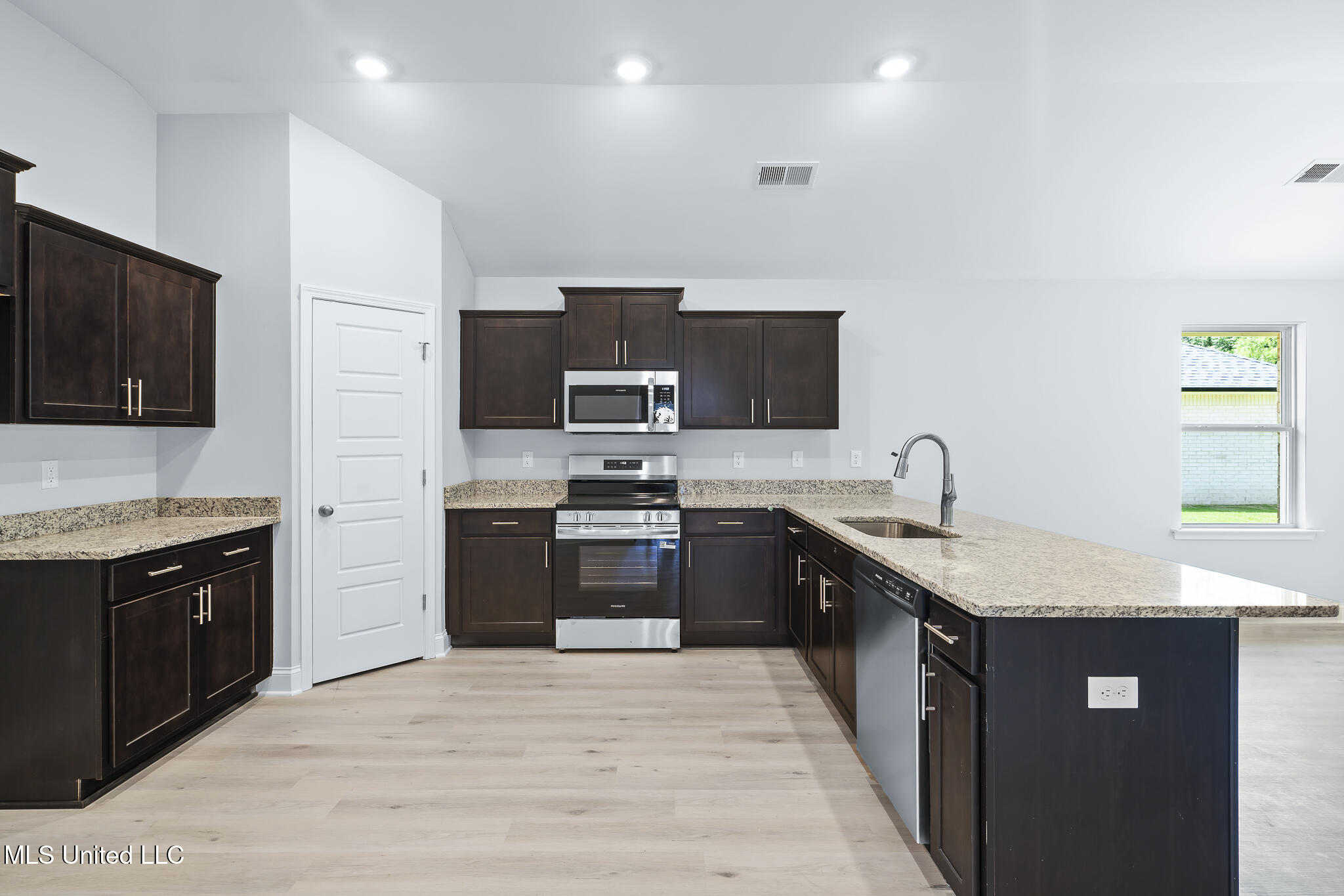 4251 W Olivia Circle Property Photo 11