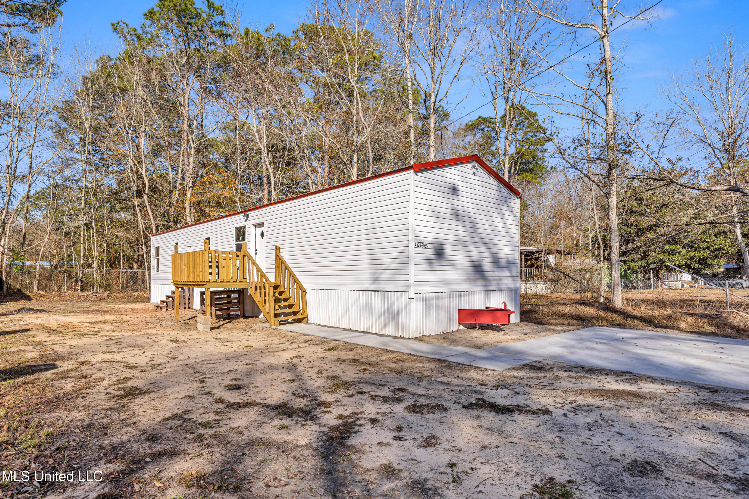 7813 Rockvale Drive Property Photo 2