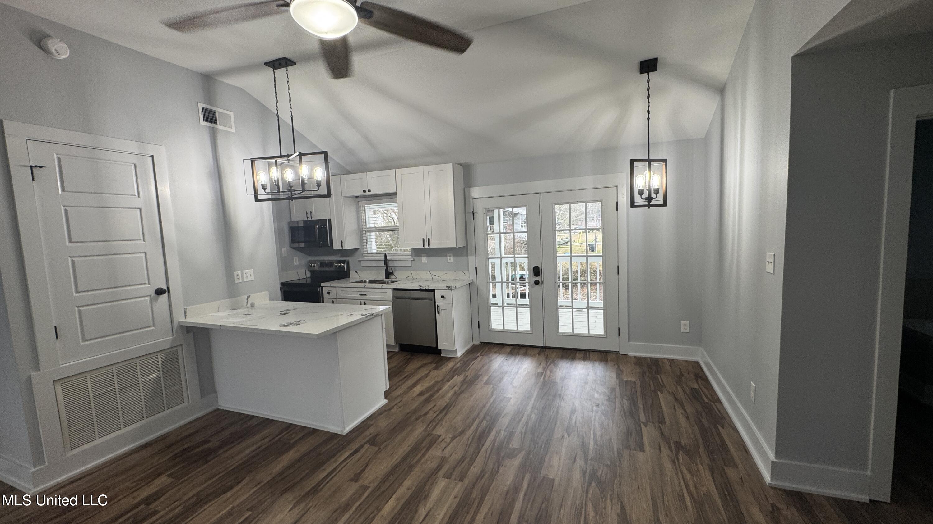 15032 Pawnee Place Property Photo 14