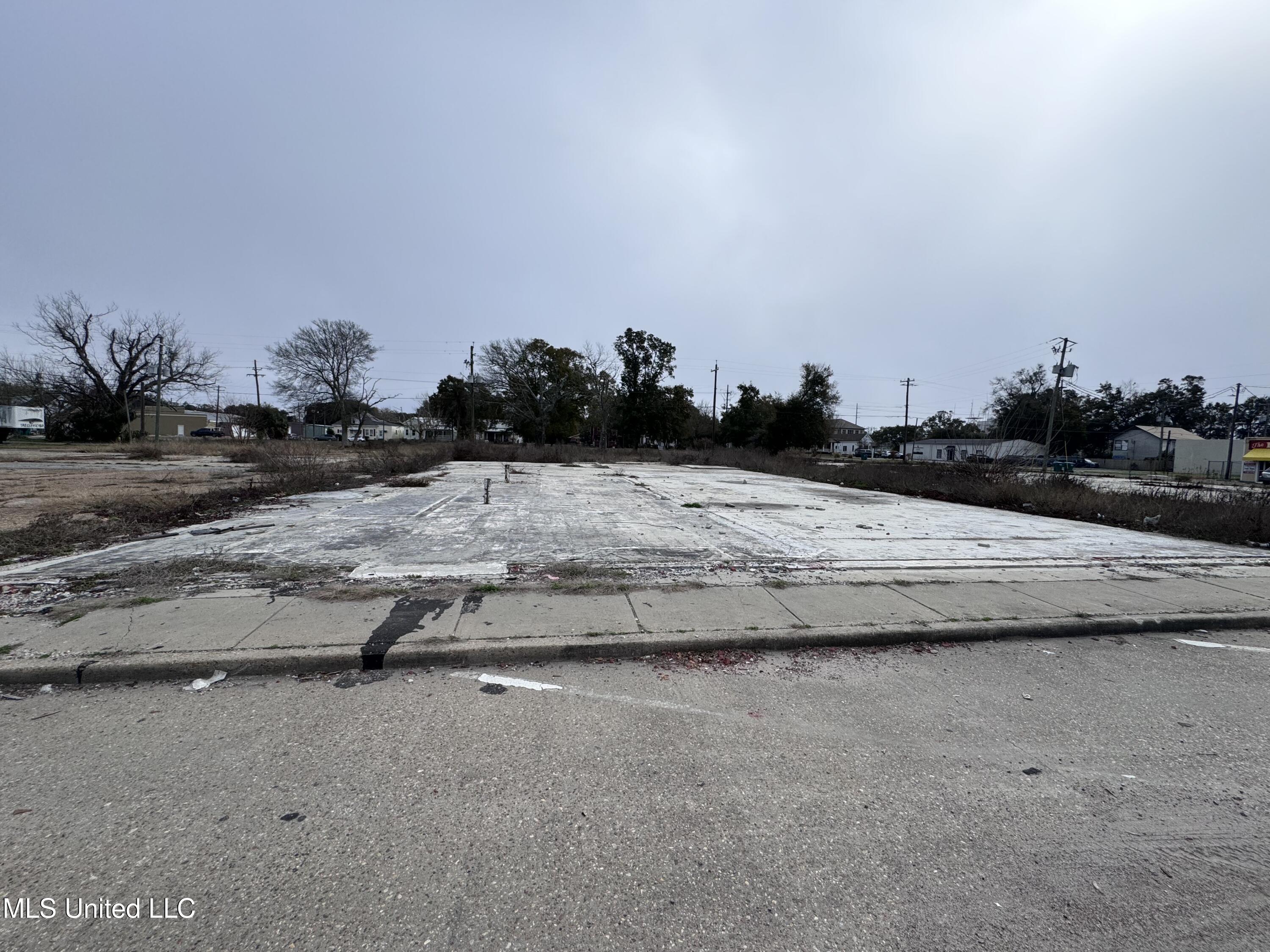 2010 25th Avenue Property Photo 1