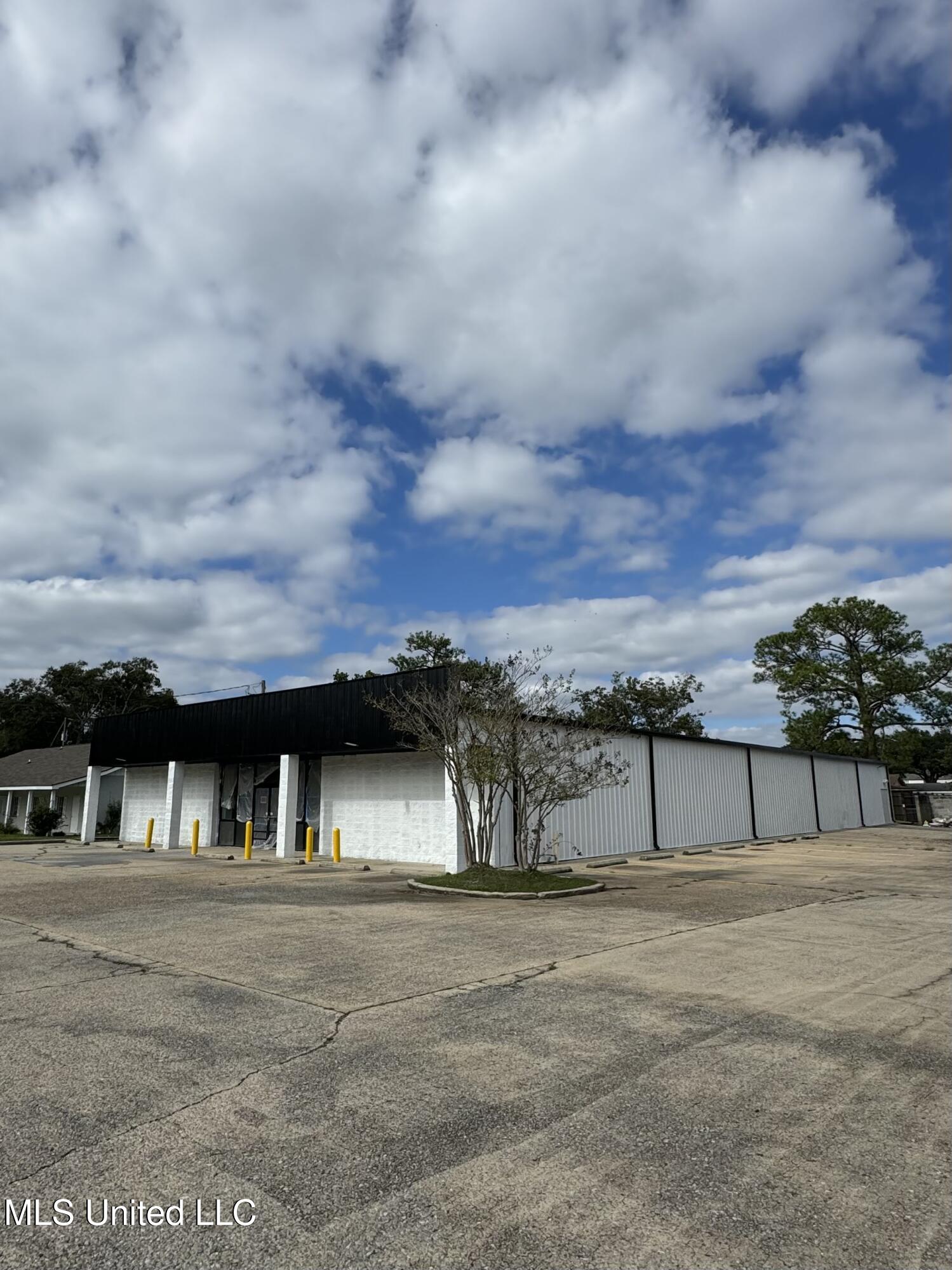 2905 Ingalls Ave Avenue Property Photo 1