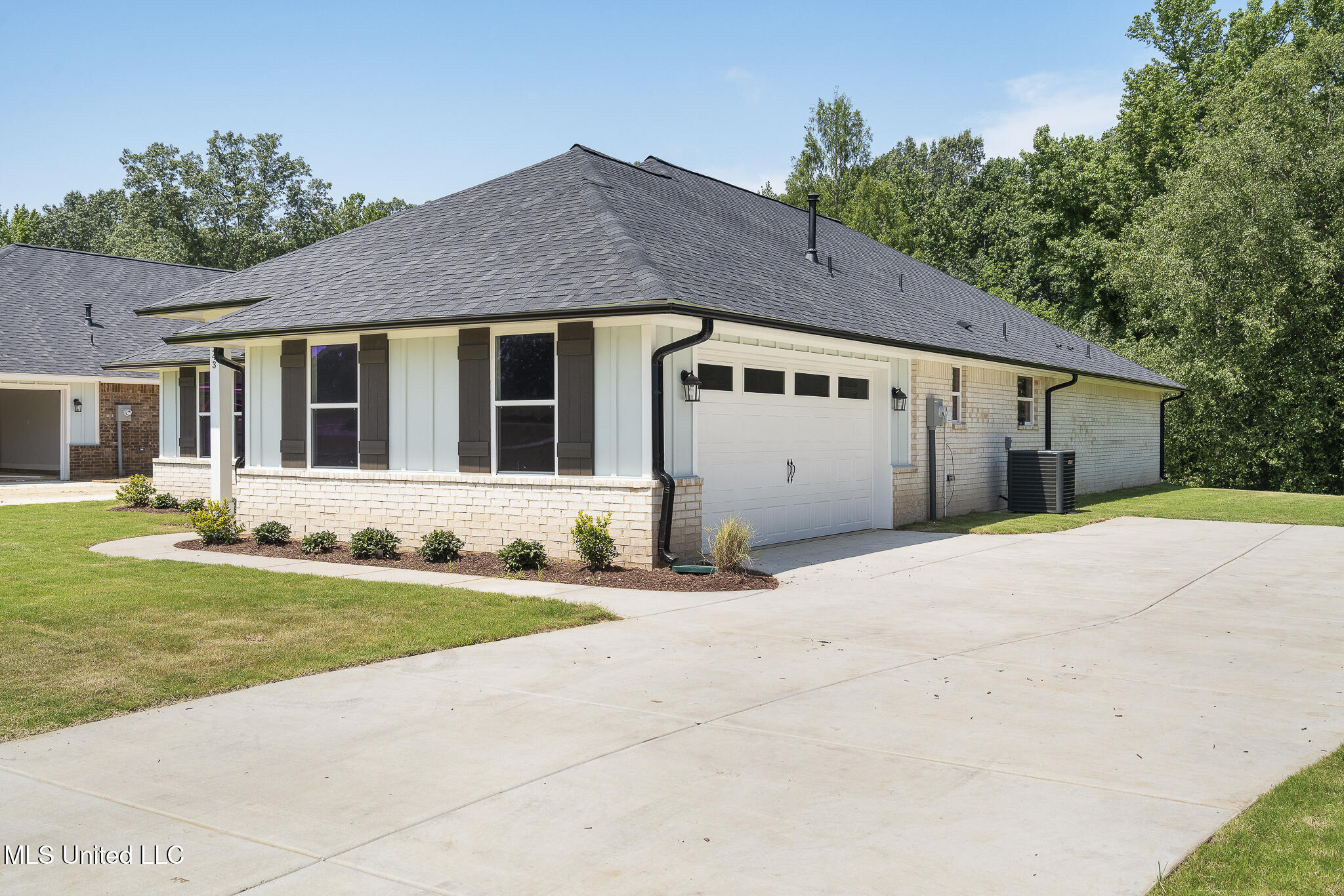 4243 W Olivia Circle Property Photo 3