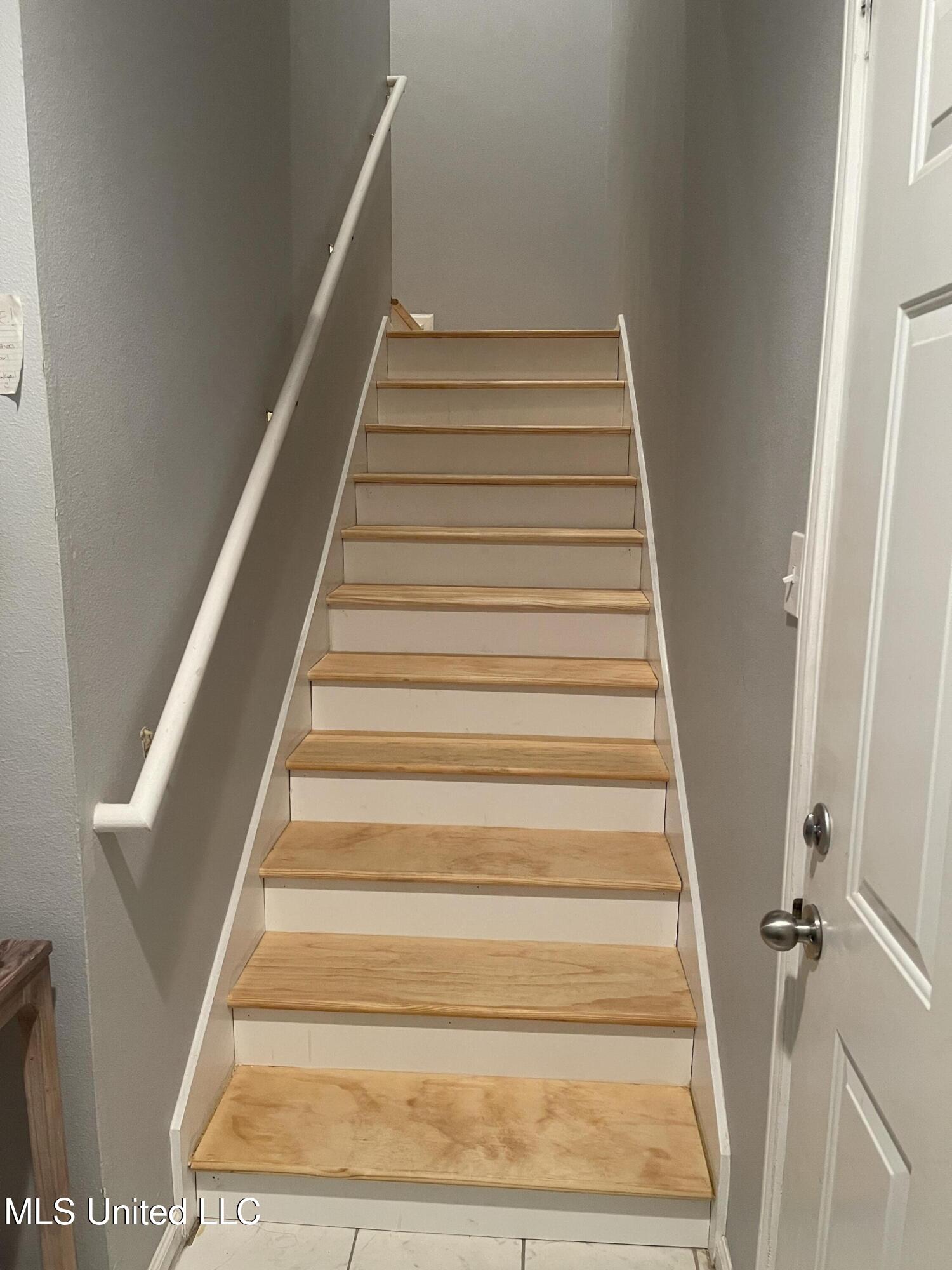 2252 Beach Drive Property Photo 3