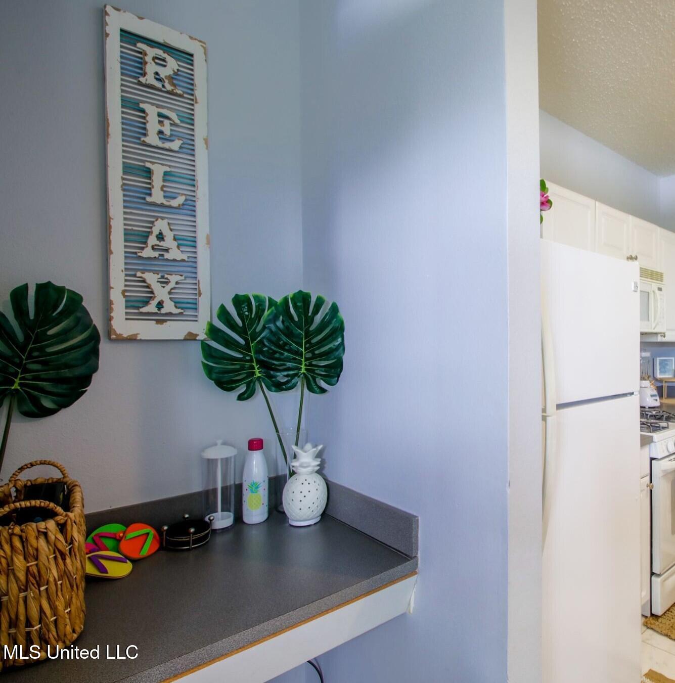 2252 Beach Drive Property Photo 10