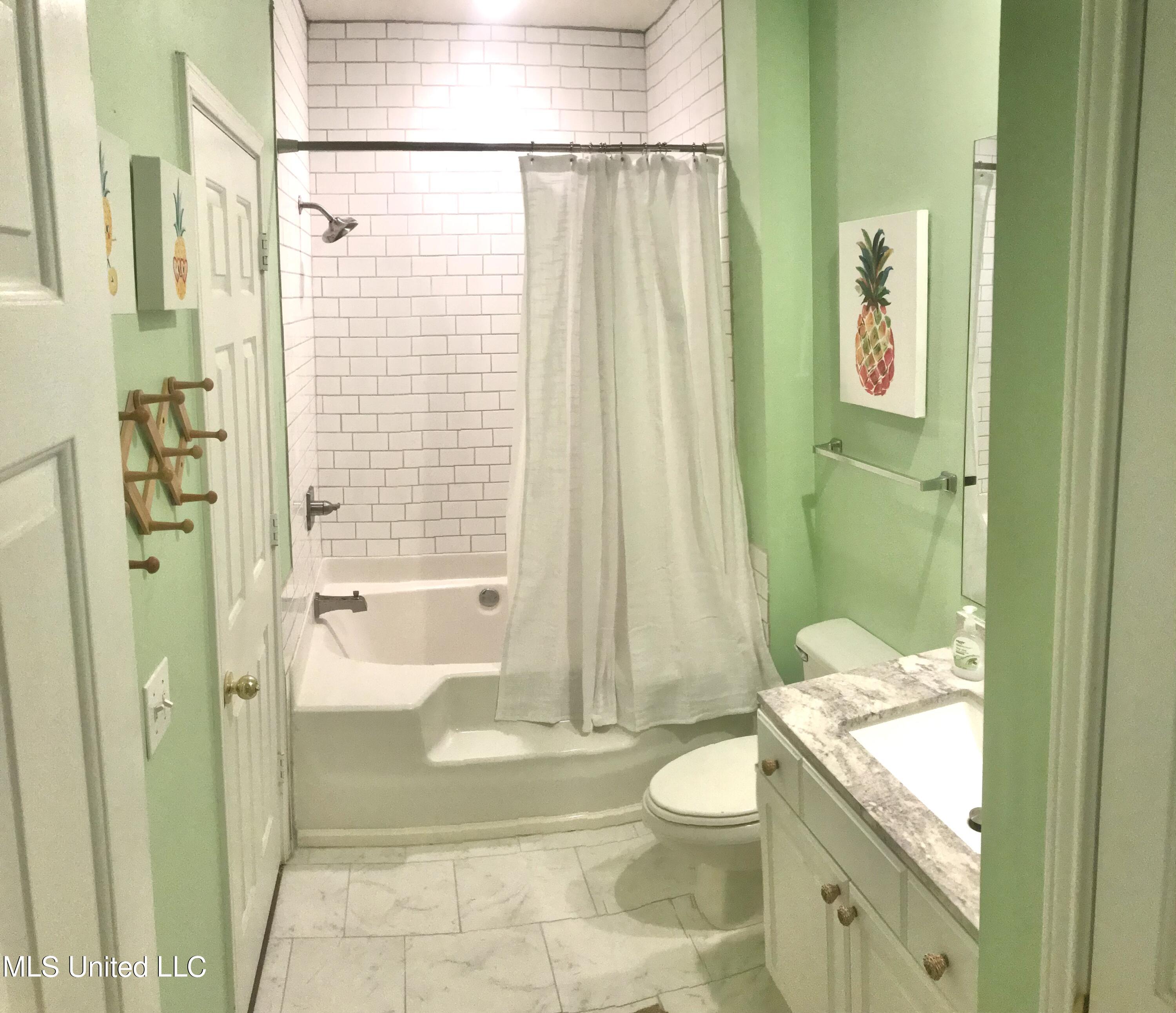 2252 Beach Drive Property Photo 19