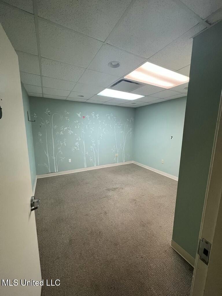 151 E Franklin Street Property Photo 5