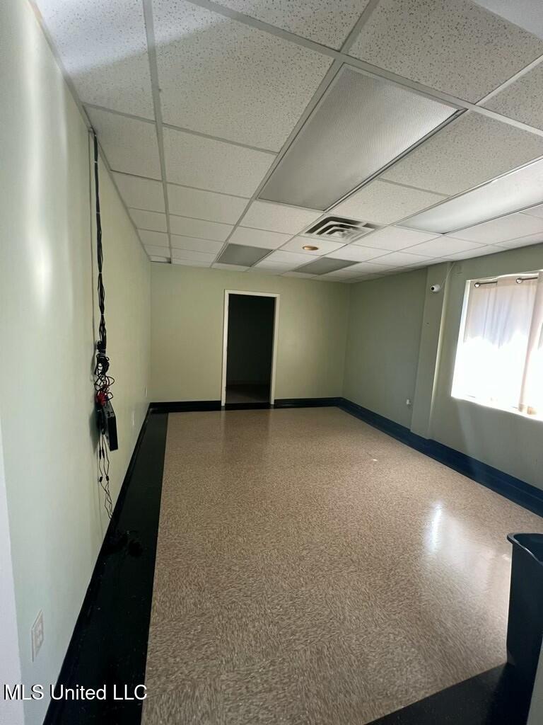 151 E Franklin Street Property Photo 6