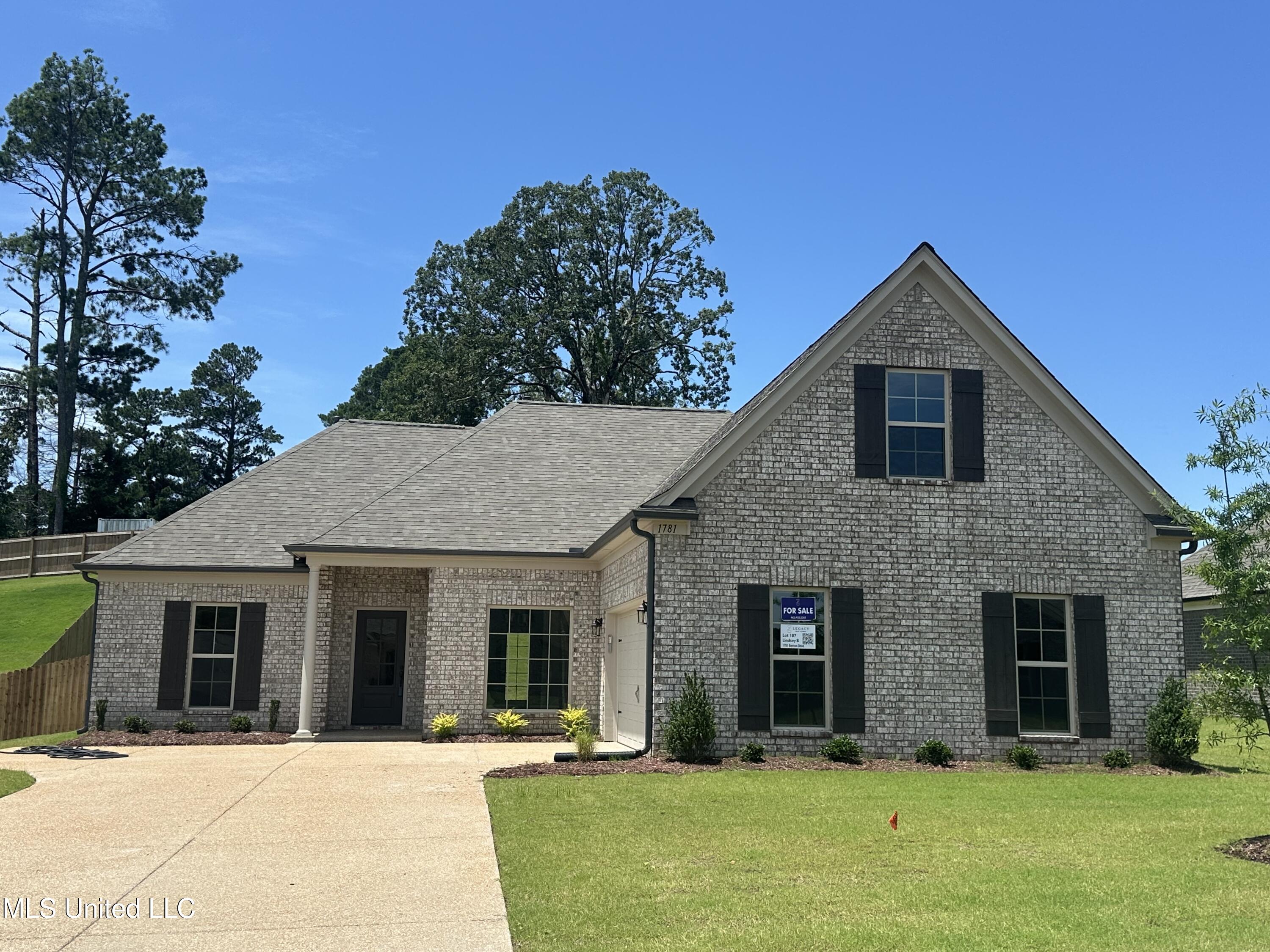 1781 Benton Drive Property Photo 1