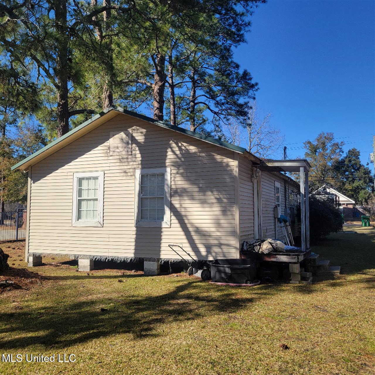 15917 Van Eaton Circle Property Photo 5