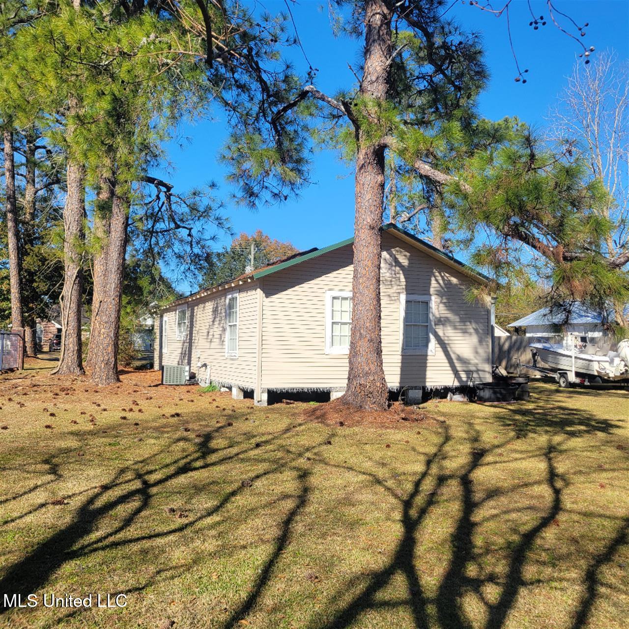 15917 Van Eaton Circle Property Photo 7