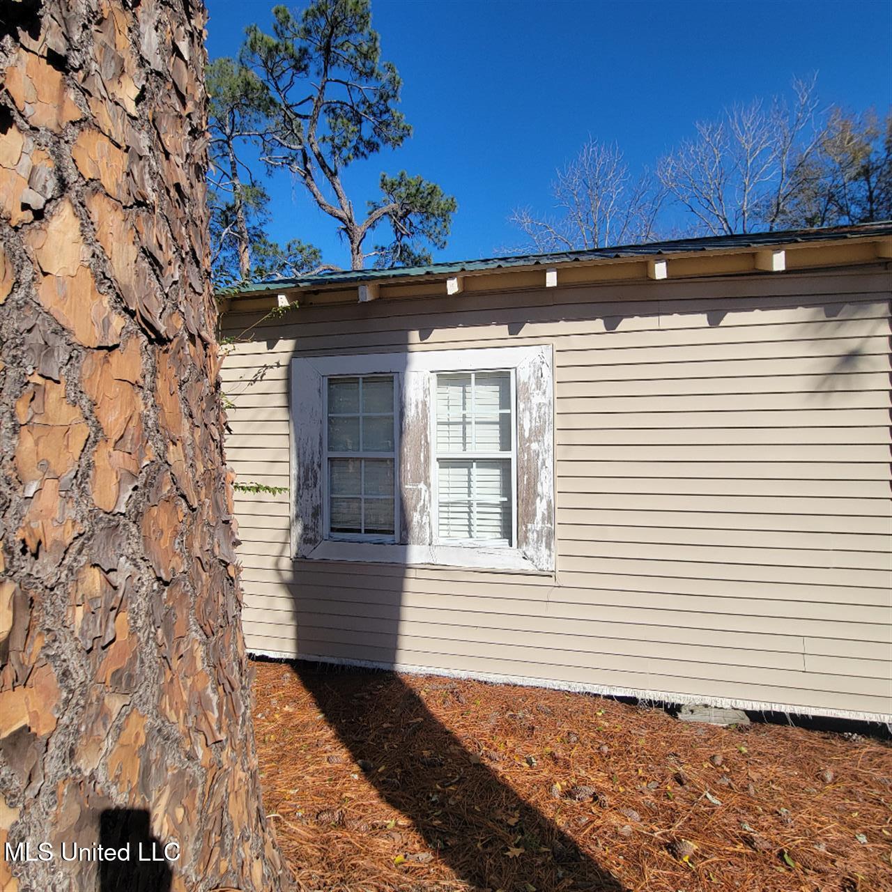 15917 Van Eaton Circle Property Photo 9