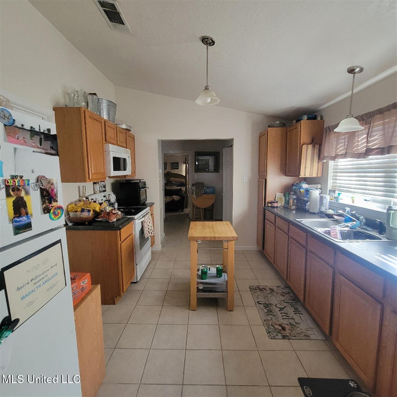 15917 Van Eaton Circle Property Photo 13